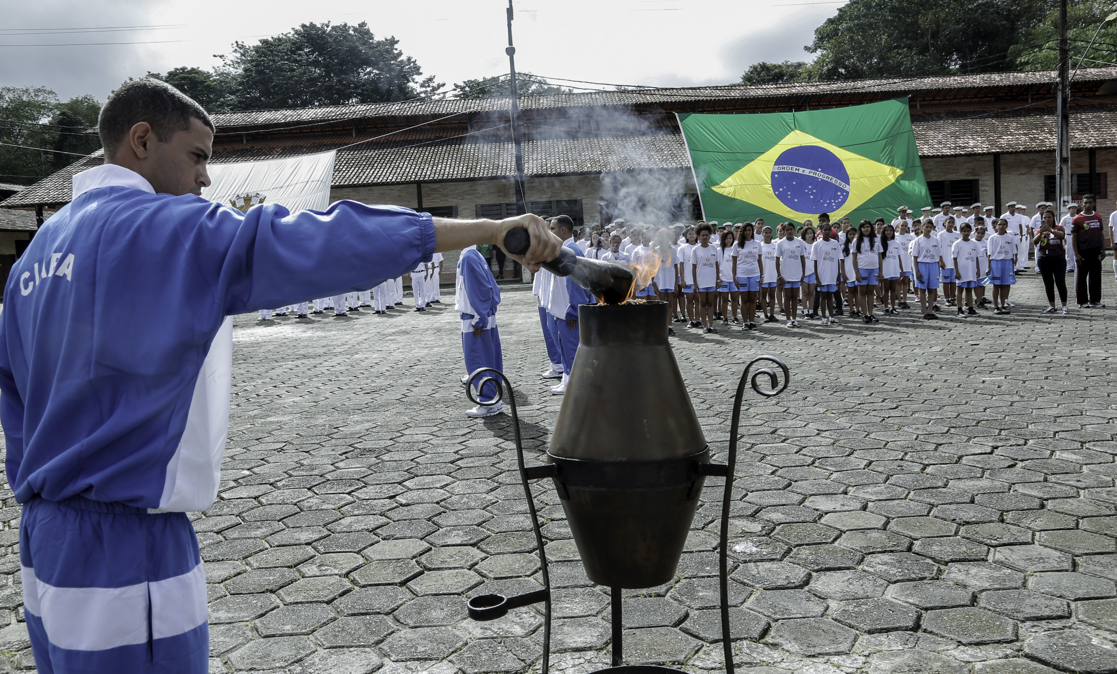 Alunos da rede municipal participam da abertura do Programa Forças no Esporte