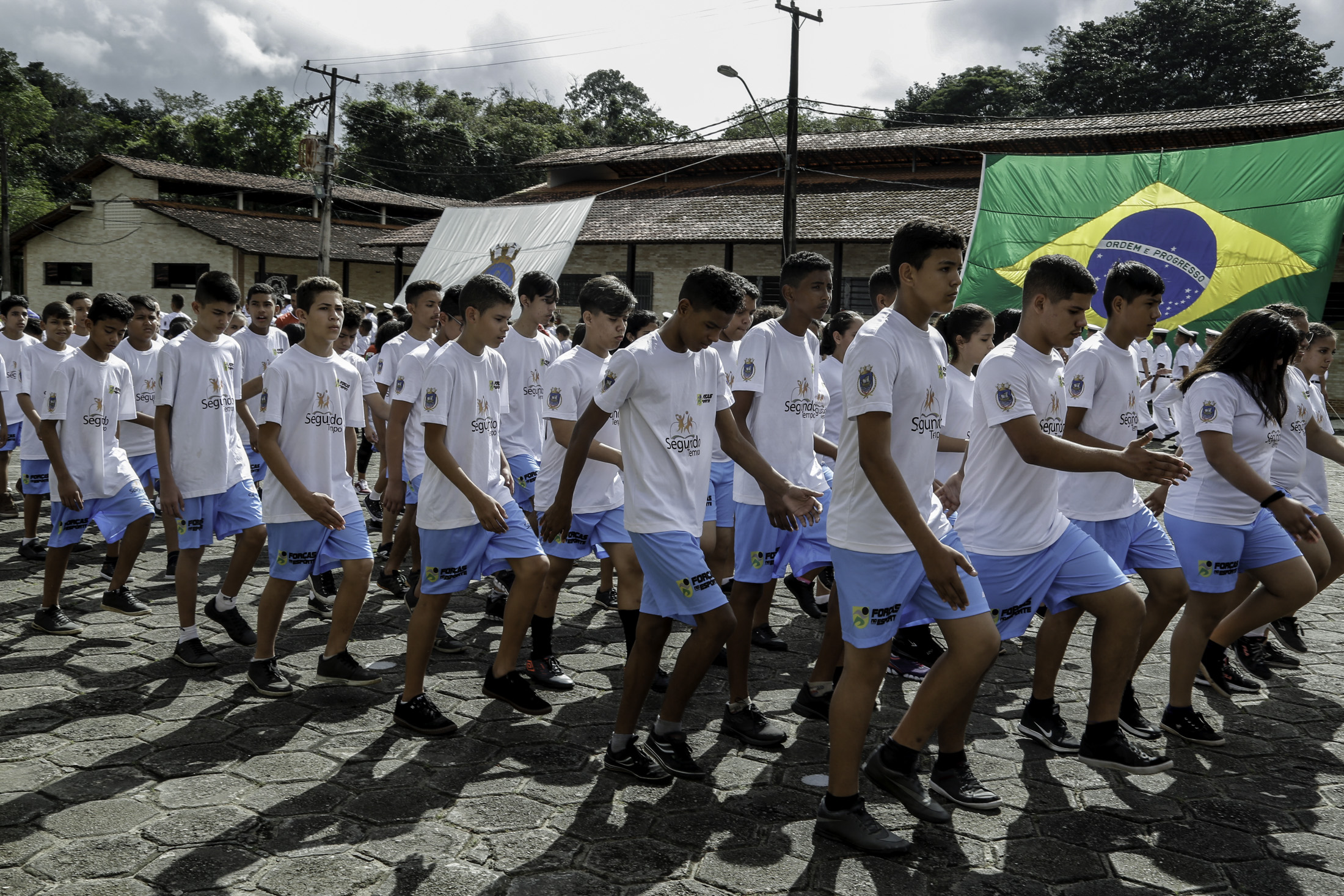 Alunos da rede municipal participam da abertura do Programa Forças no Esporte