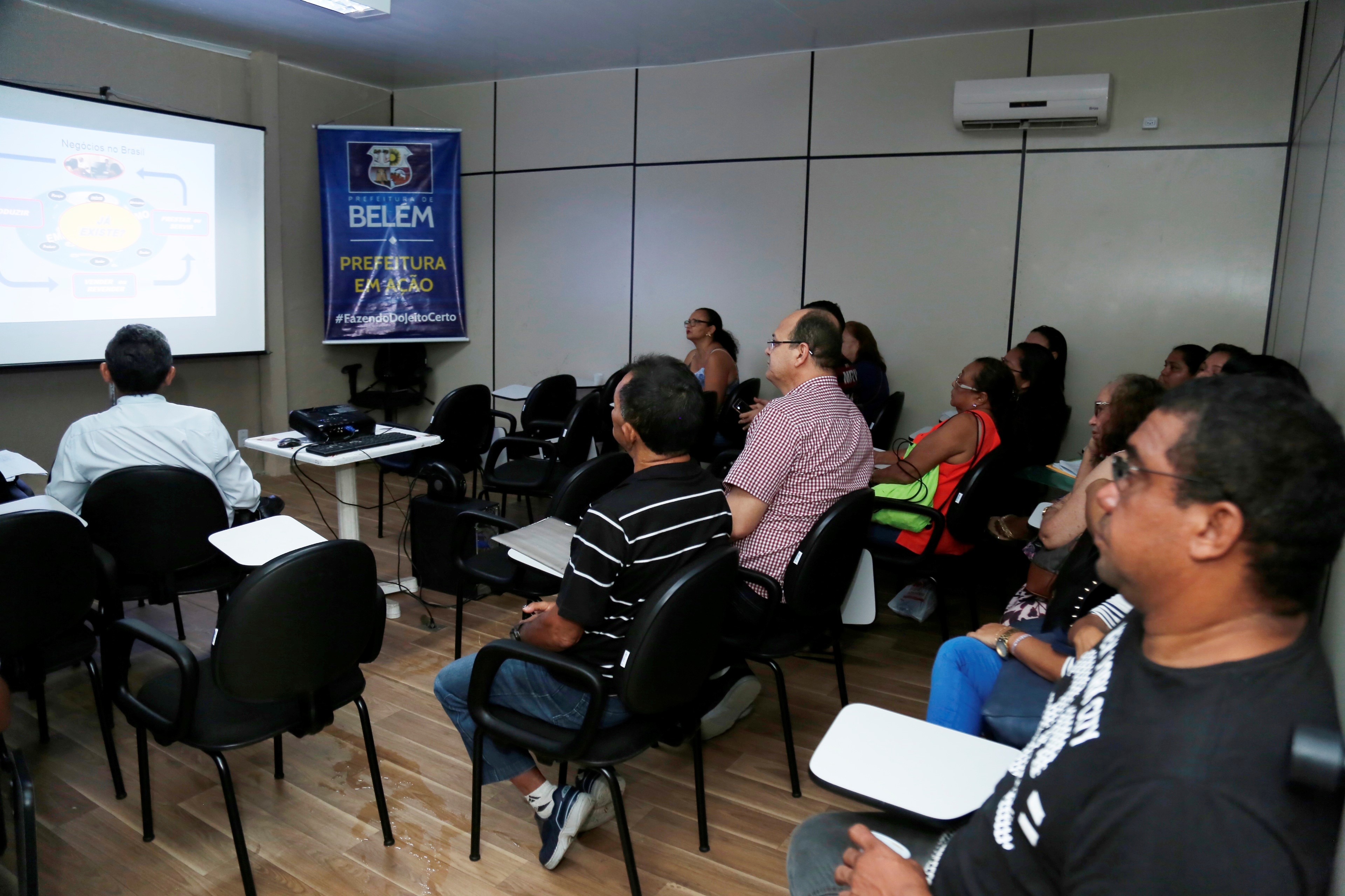 Prefeitura promove curso de capacitação para vendedores de tacacá