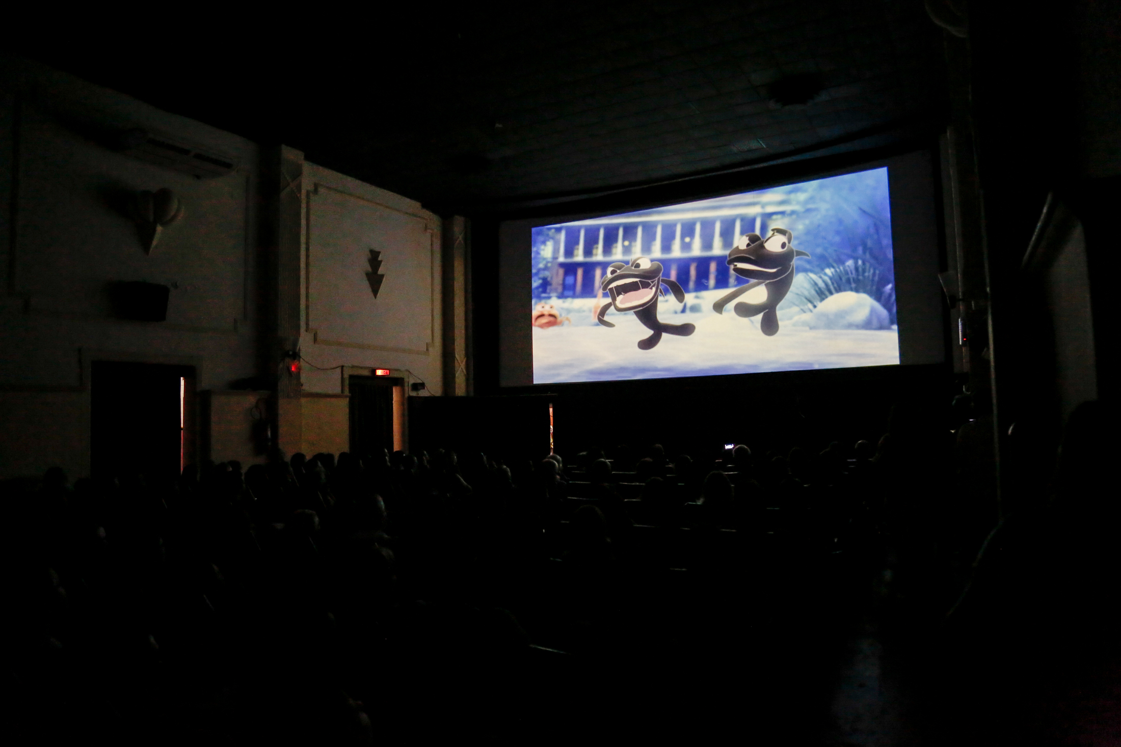 Aniversário do Cine Olympia é celebrado com alegria pelos frequentadores