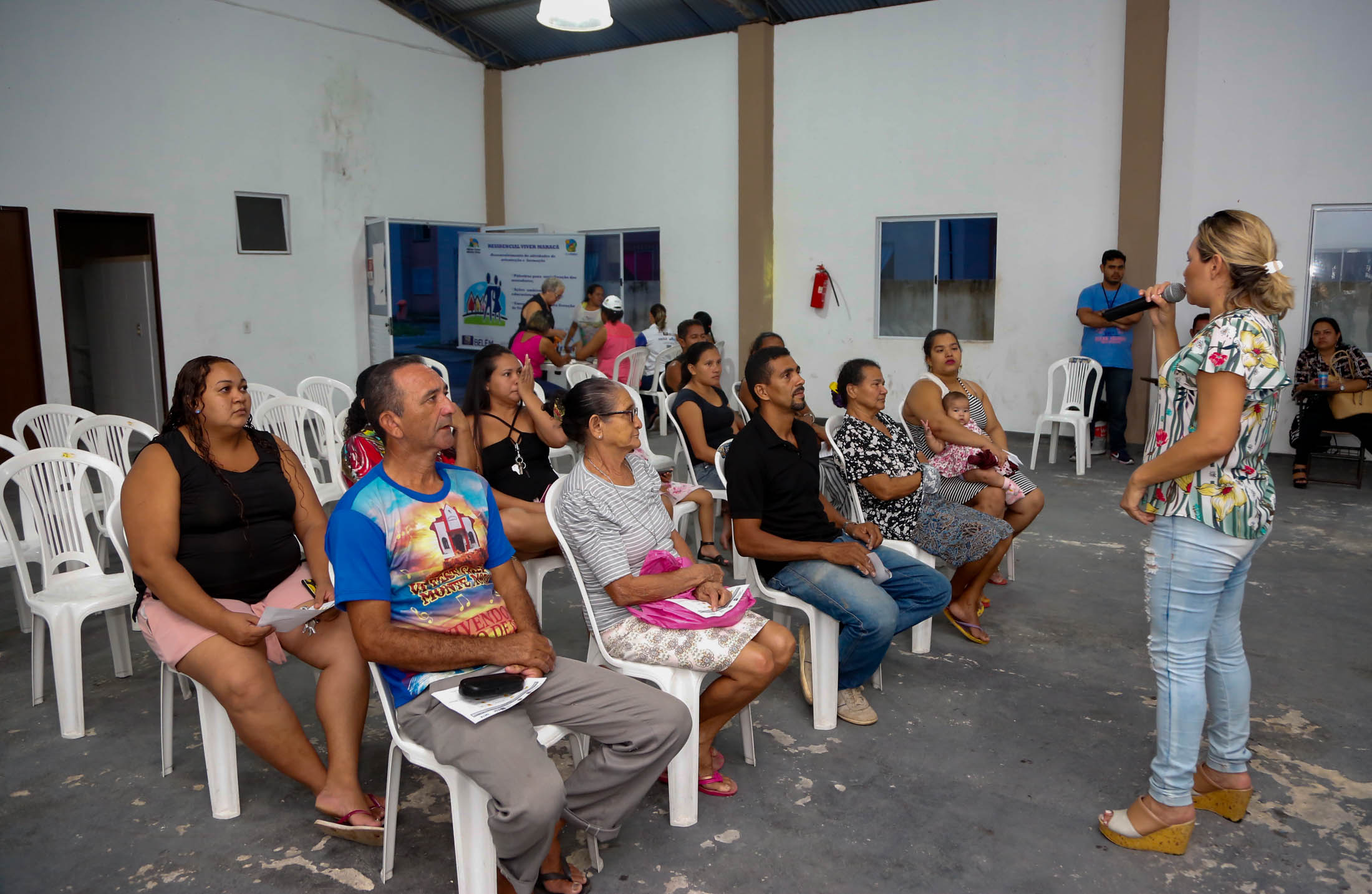 Prefeitura leva palestras sobre educação financeira para os moradores do residencial Viver Maracá