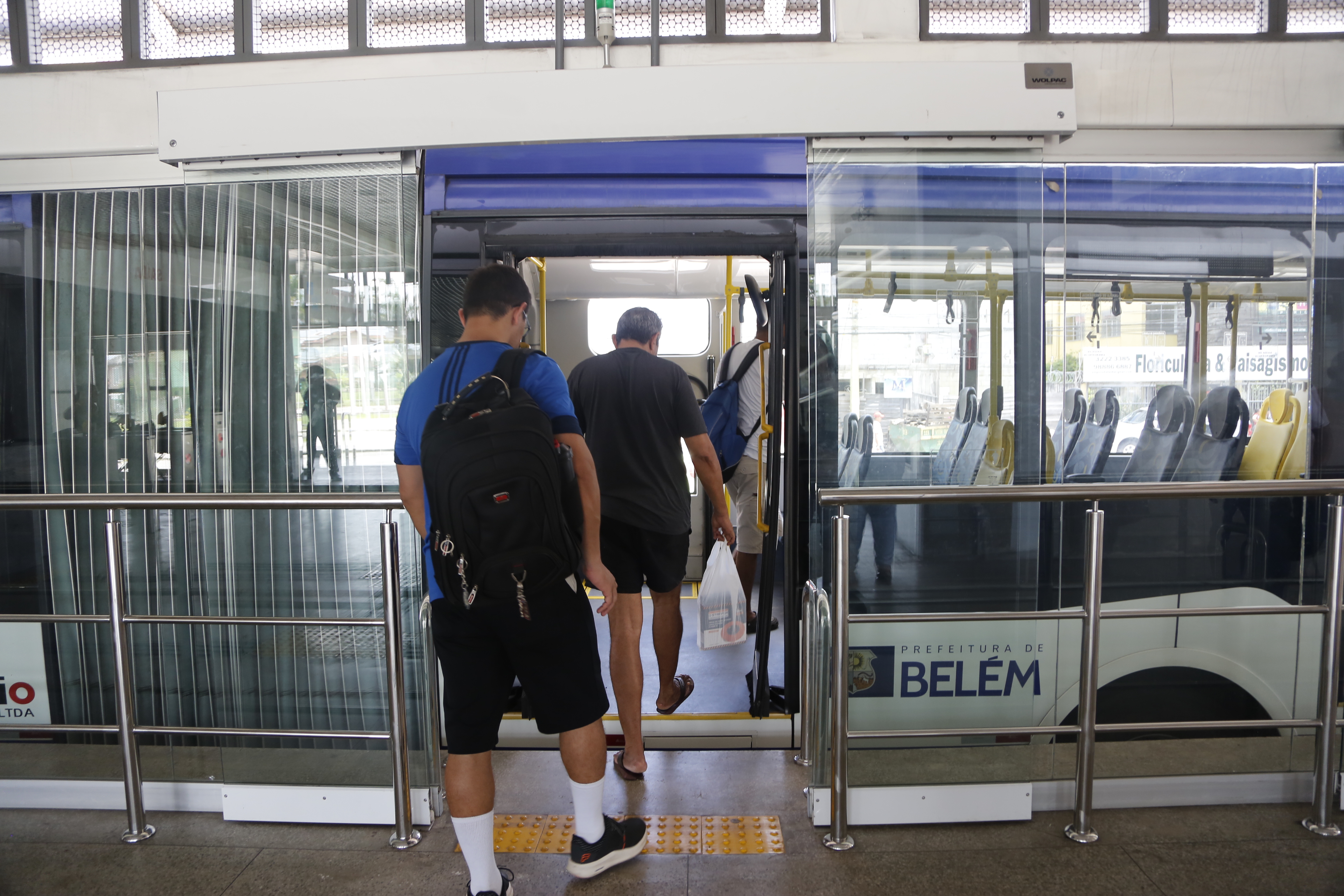 Comitê Gestor do FGTS visita andamento das obras do BRT na Augusto Montenegro