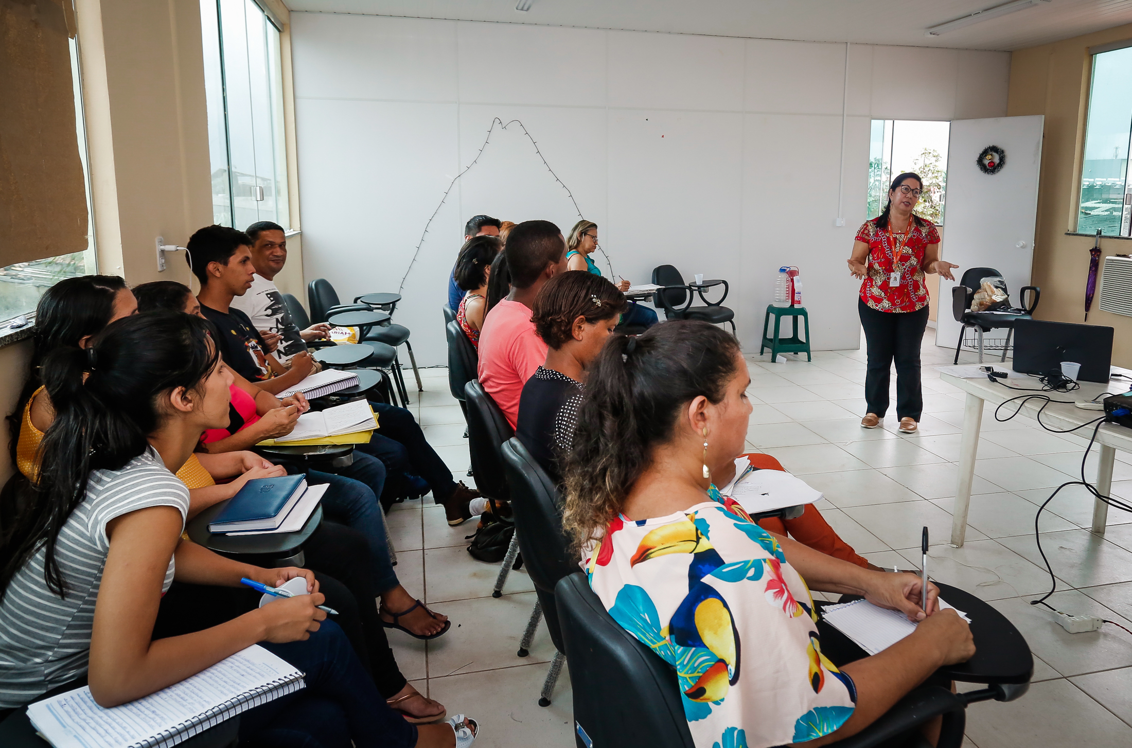 Jovens atendidos pelo Centro de Referência do Barreiro concluem curso de capacitação