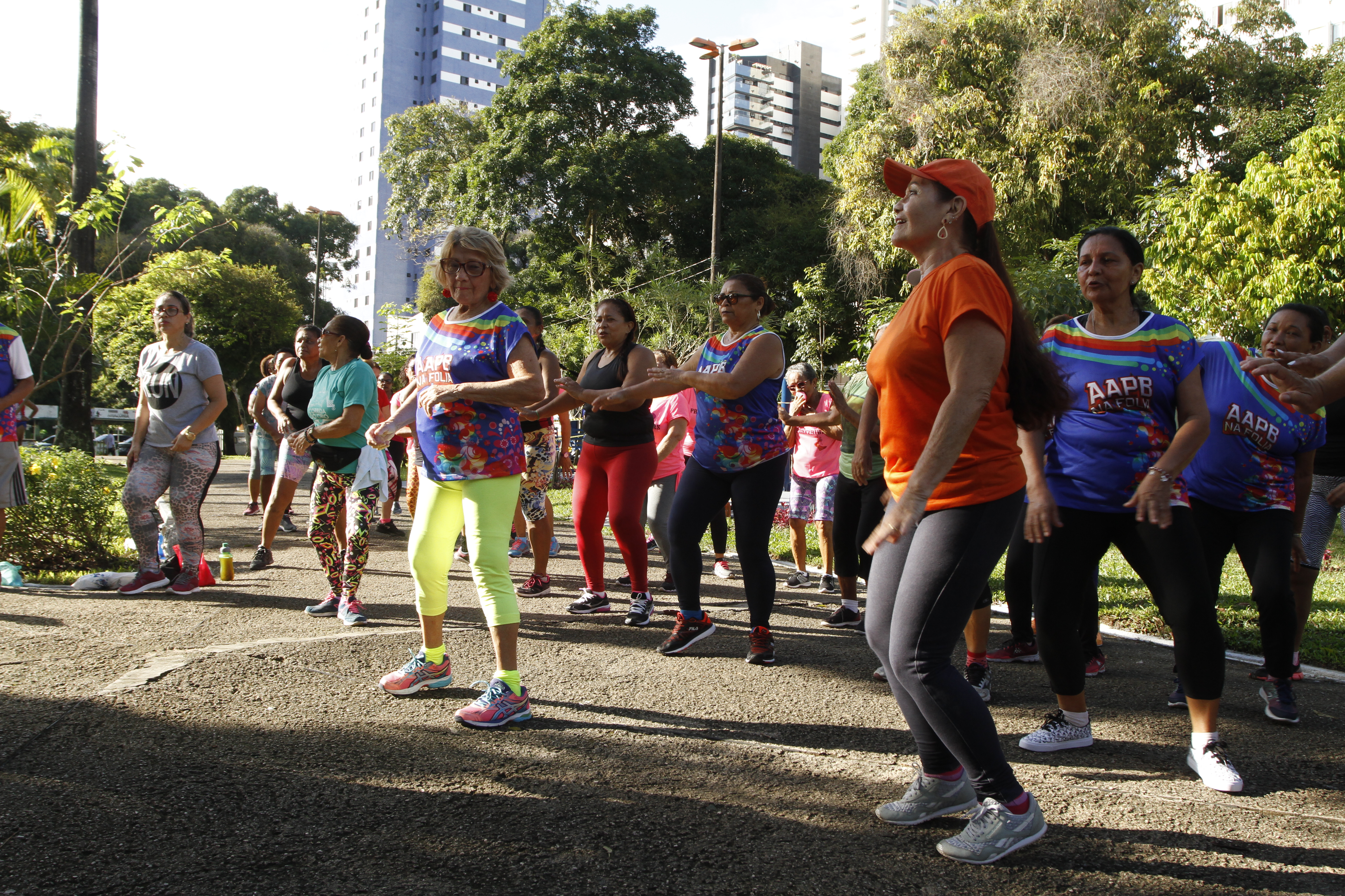 Academia ao Ar Livre é reinaugurada na praça Brasil