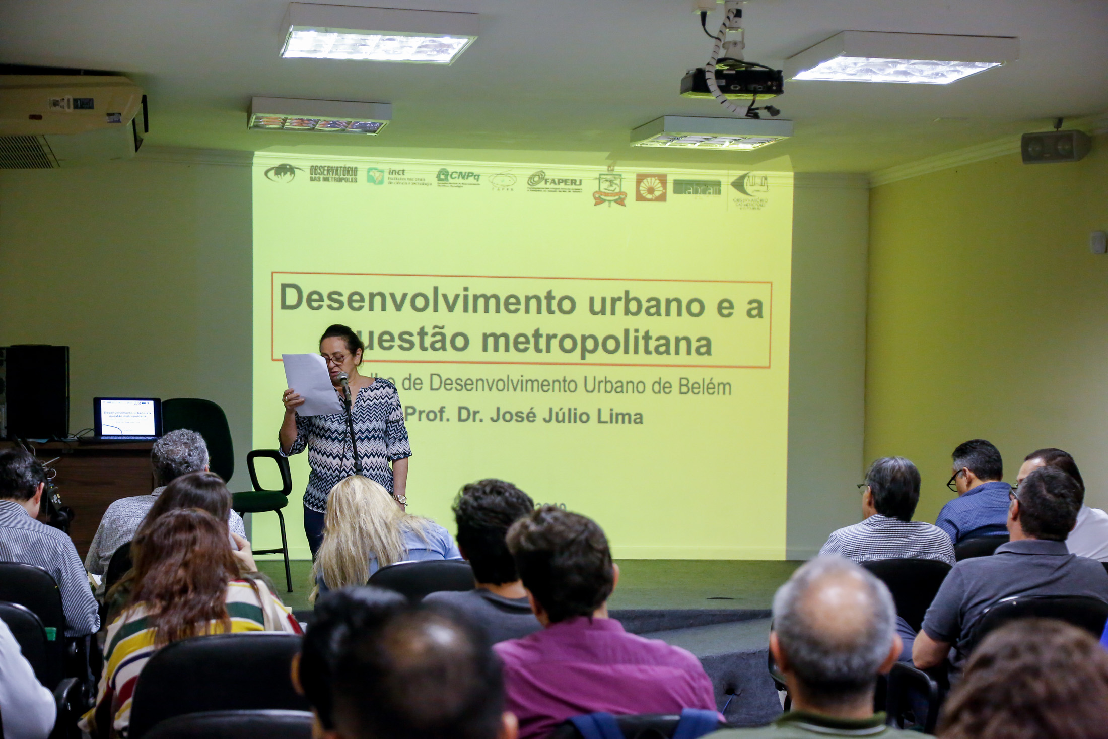 Membros do Conselho Municipal de Desenvolvimento Urbano participam de mesas de debate
