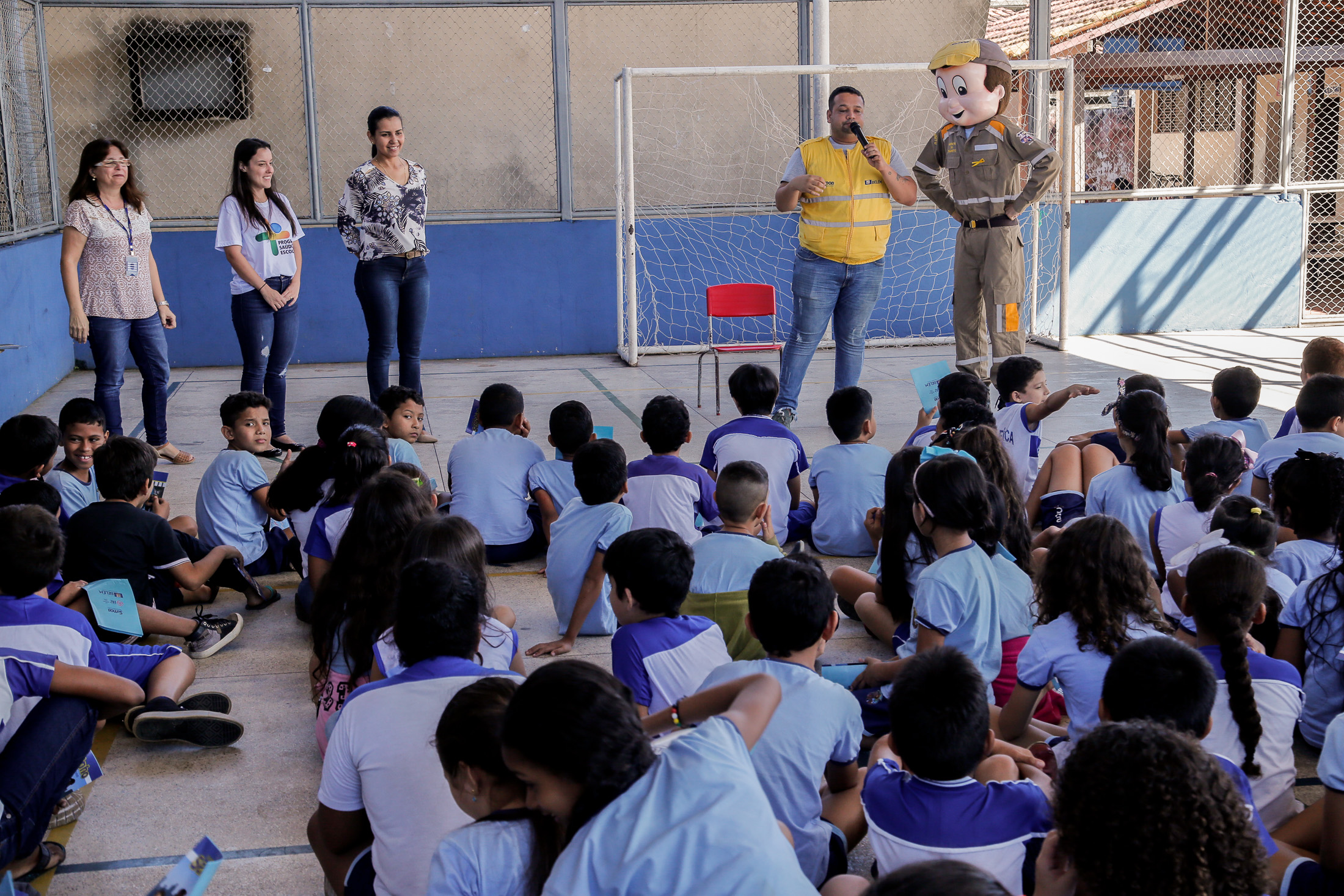 Escola Municipal Josino Viana recebe ações do Movimento Maio Amarelo