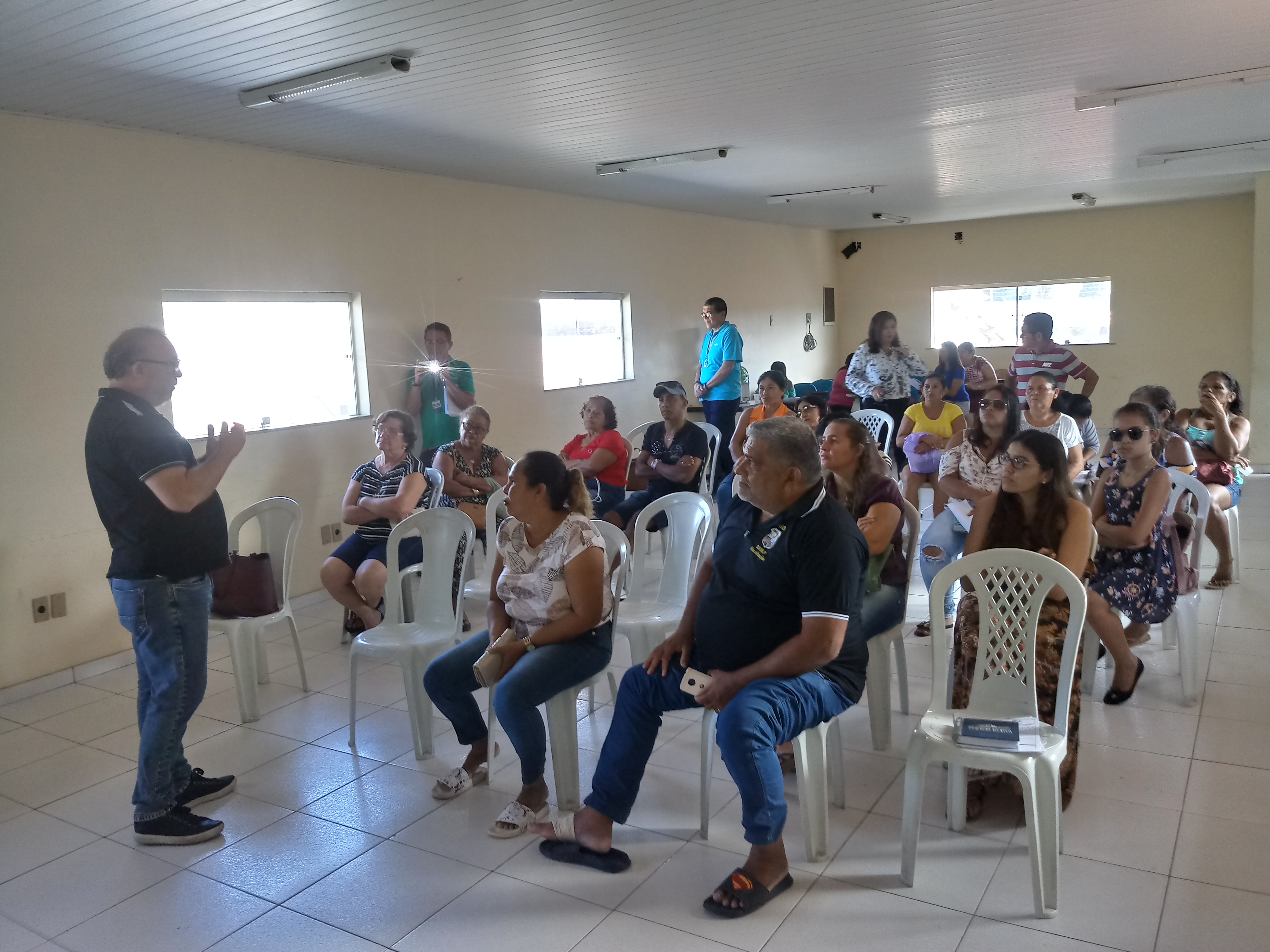 Moradores de Mosqueiro recebem capacitação profissional sobre empreendedorismo nas feiras 
