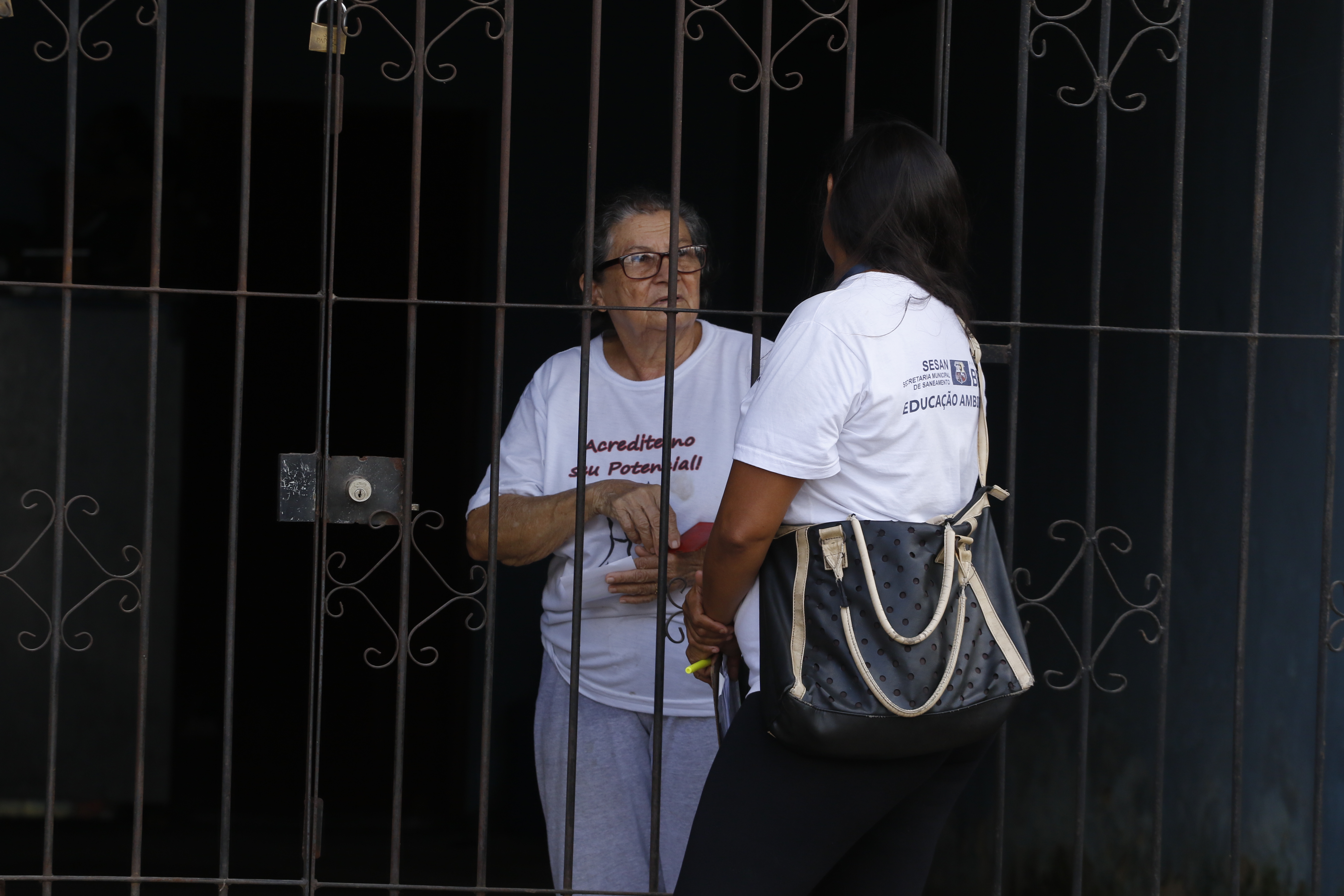 Prefeitura leva ações de limpeza e educação ambiental aos moradores do Jurunas