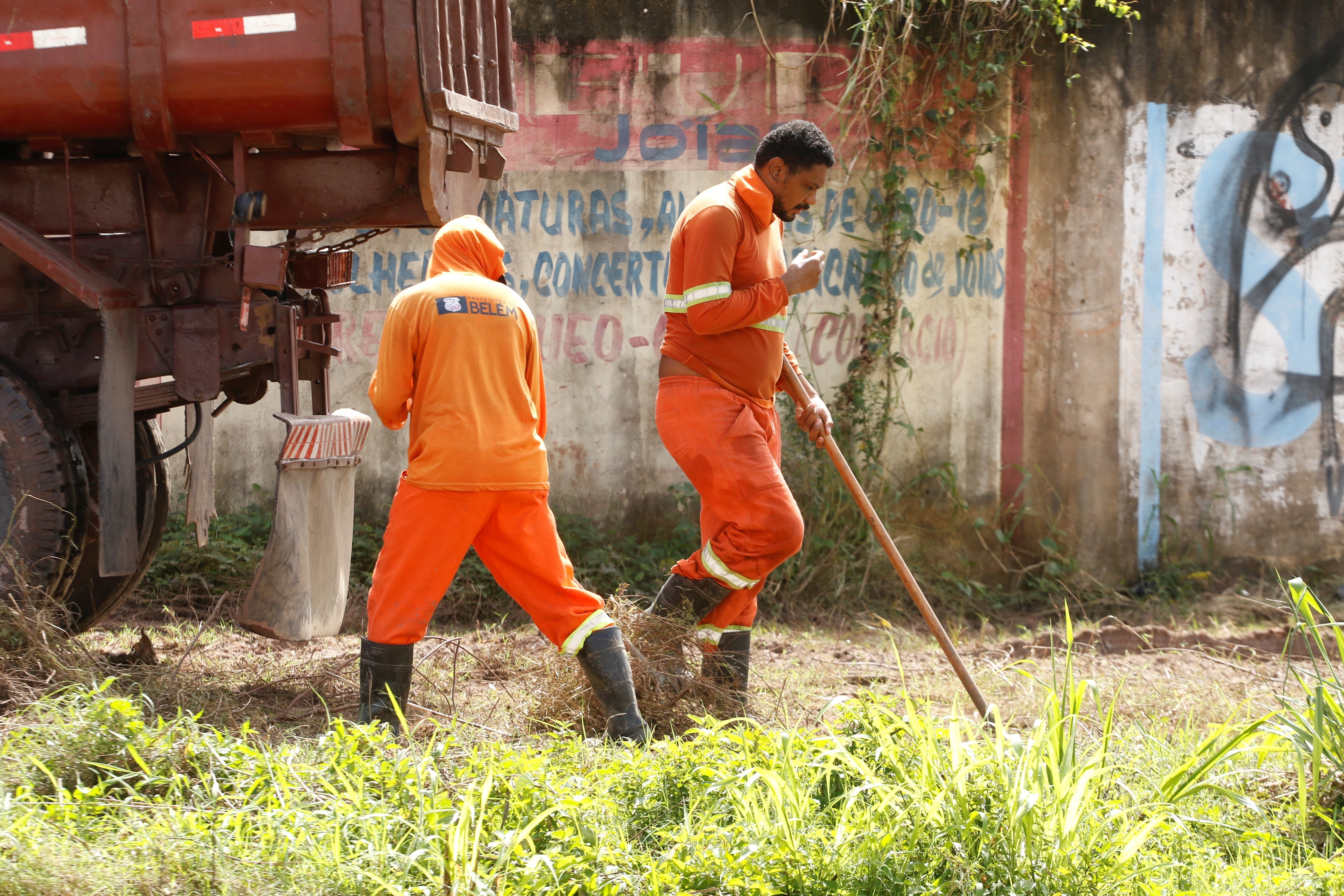 Prefeitura leva ações de limpeza e educação ambiental aos moradores do Jurunas