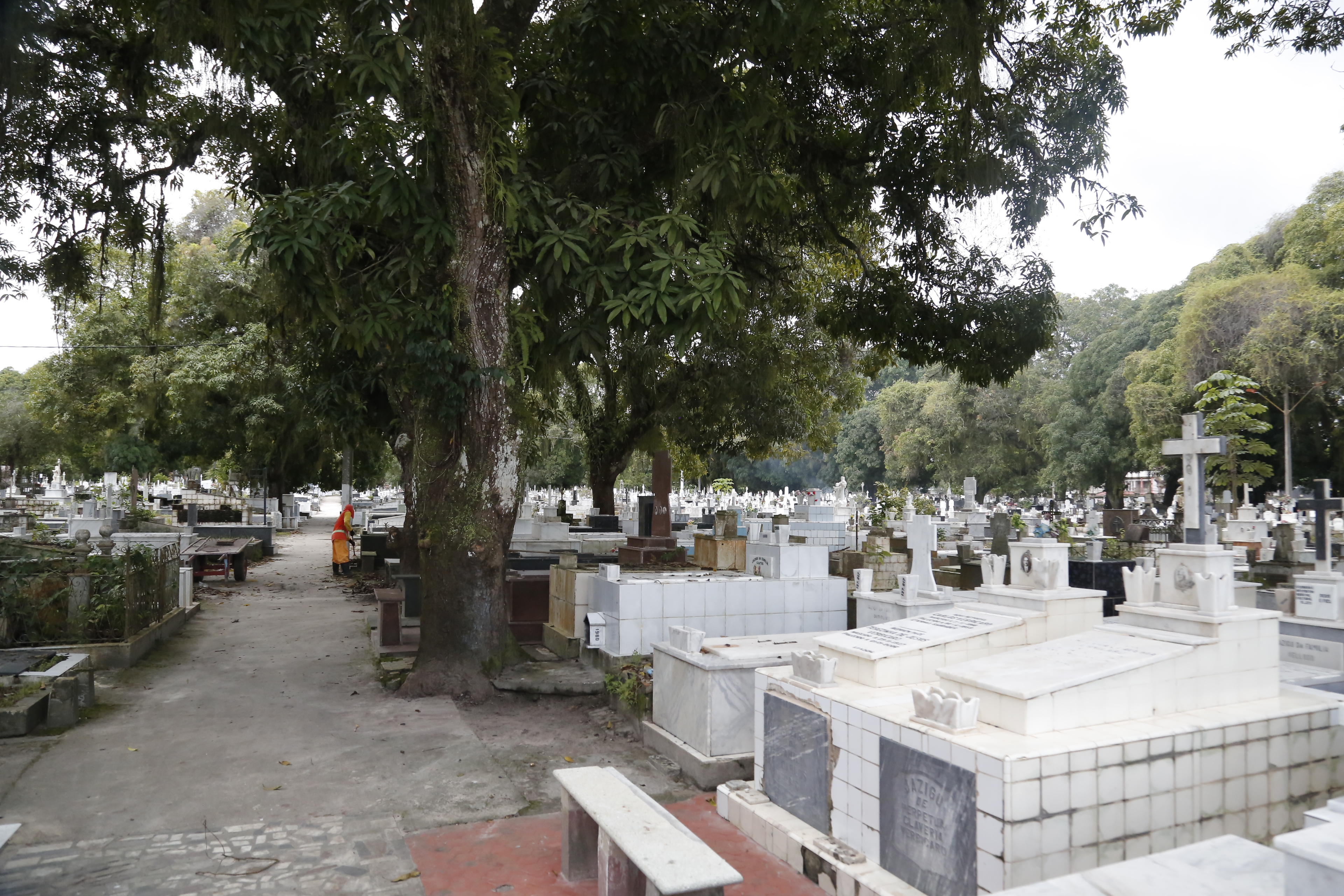 Prefeitura de Belém prepara cemitérios para visitação no Dia das Mães