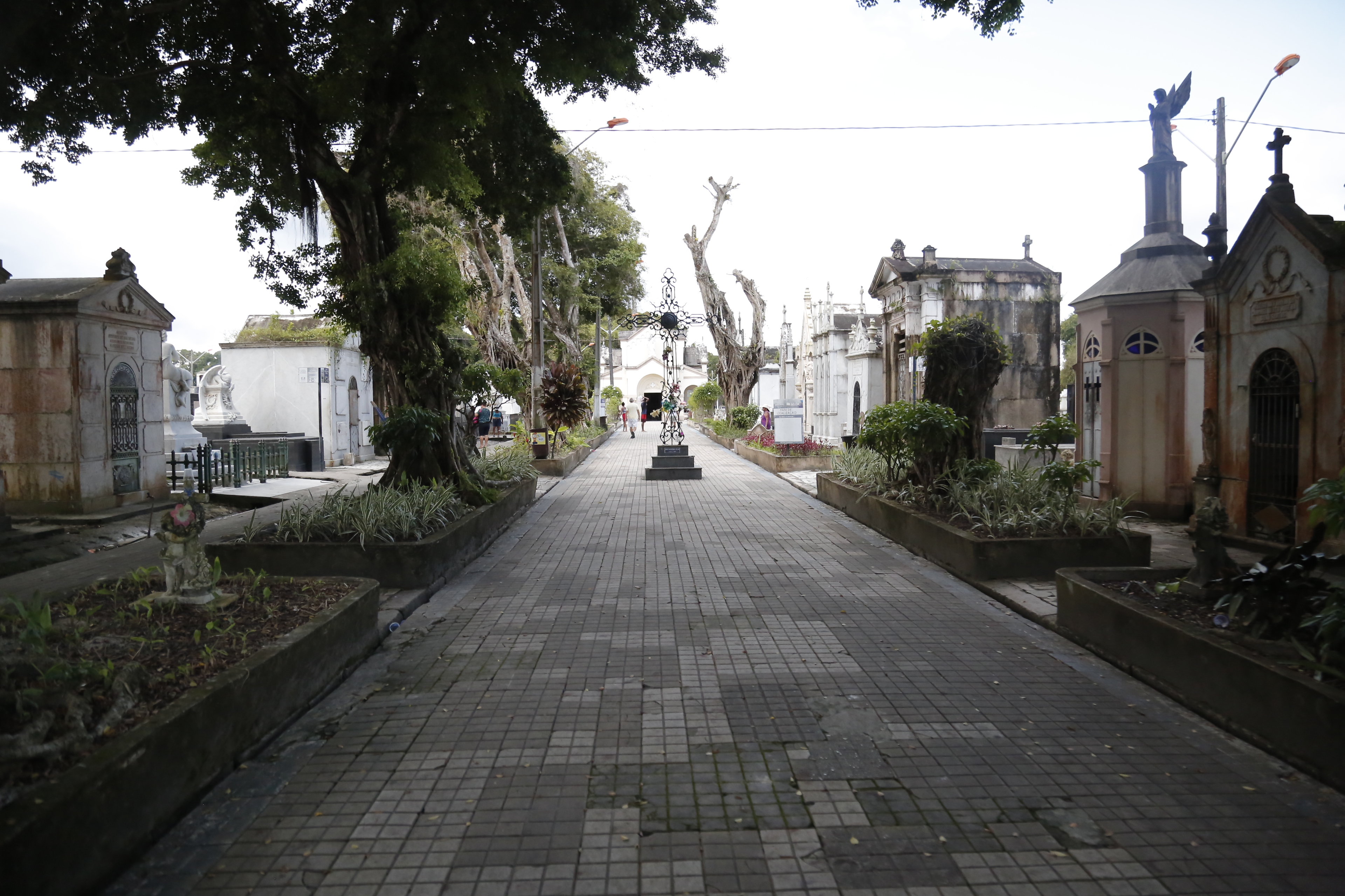 Prefeitura de Belém prepara cemitérios para visitação no Dia das Mães