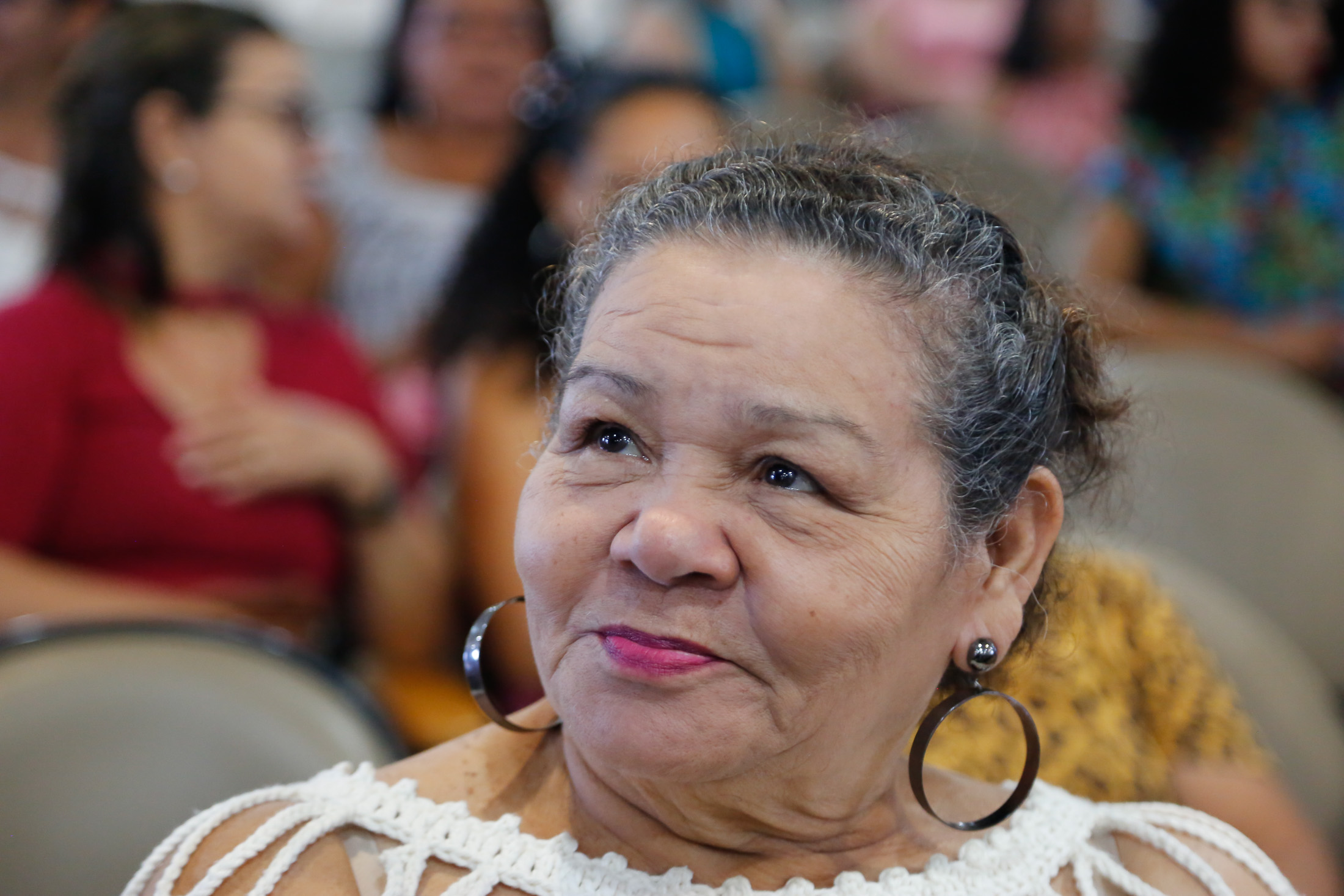 Workshop de crochê promovido pela Combel gera capacitação profissional a mulheres