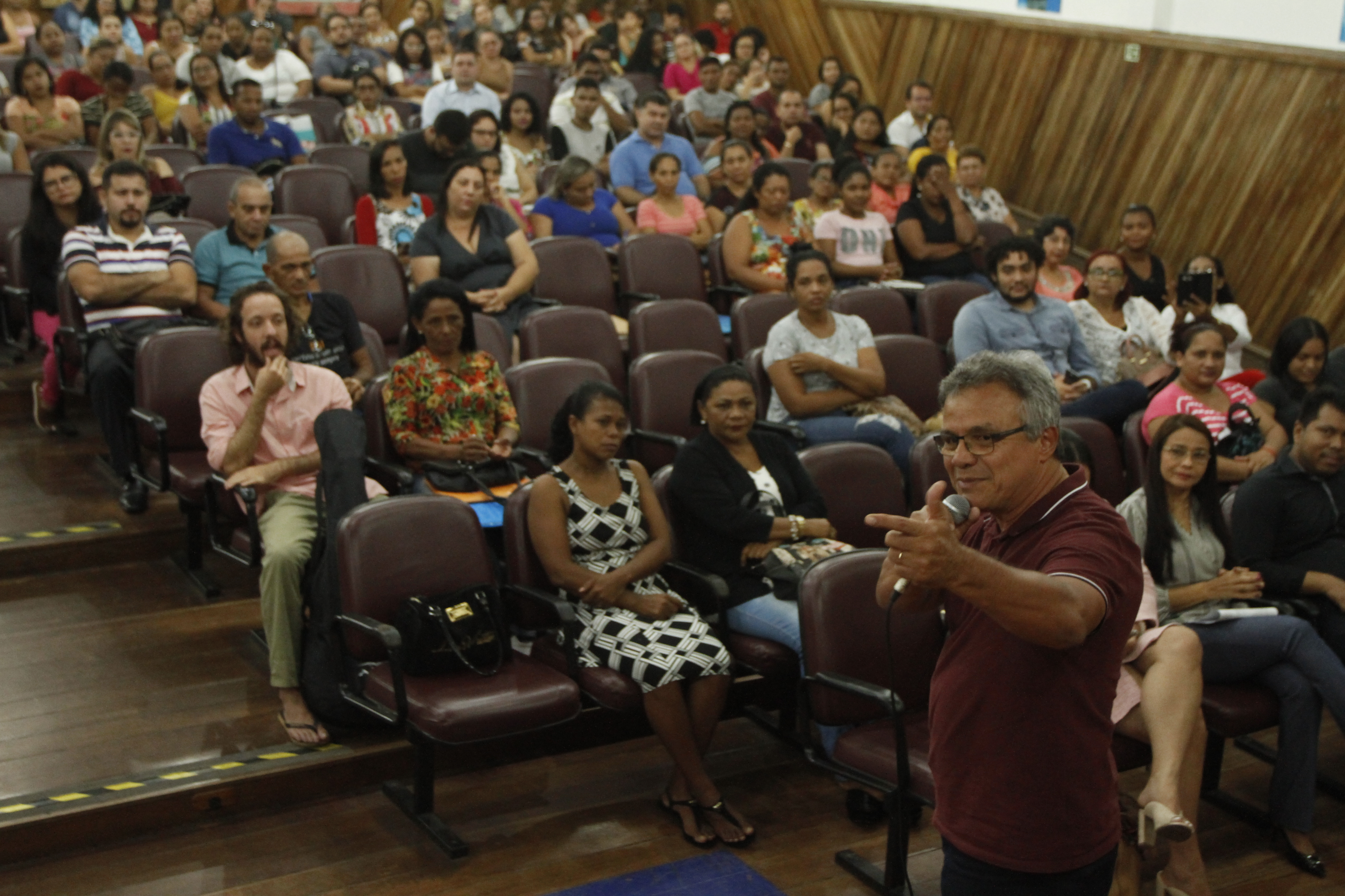 Prefeitura de Belém promove o segundo acolhimento de servidores temporários da Semec