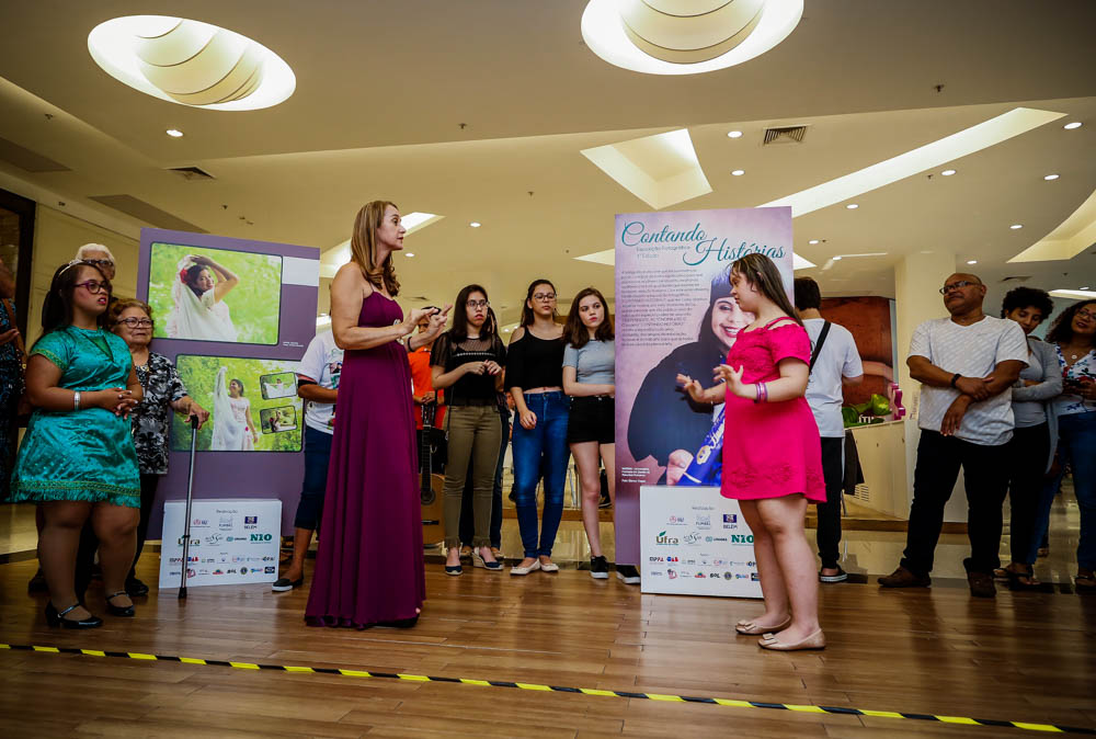 Mostra fotográfica contemplada em edital da Fumbel pode ser vista em shopping 