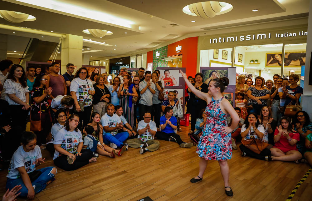 Mostra fotográfica contemplada em edital da Fumbel pode ser vista em shopping 