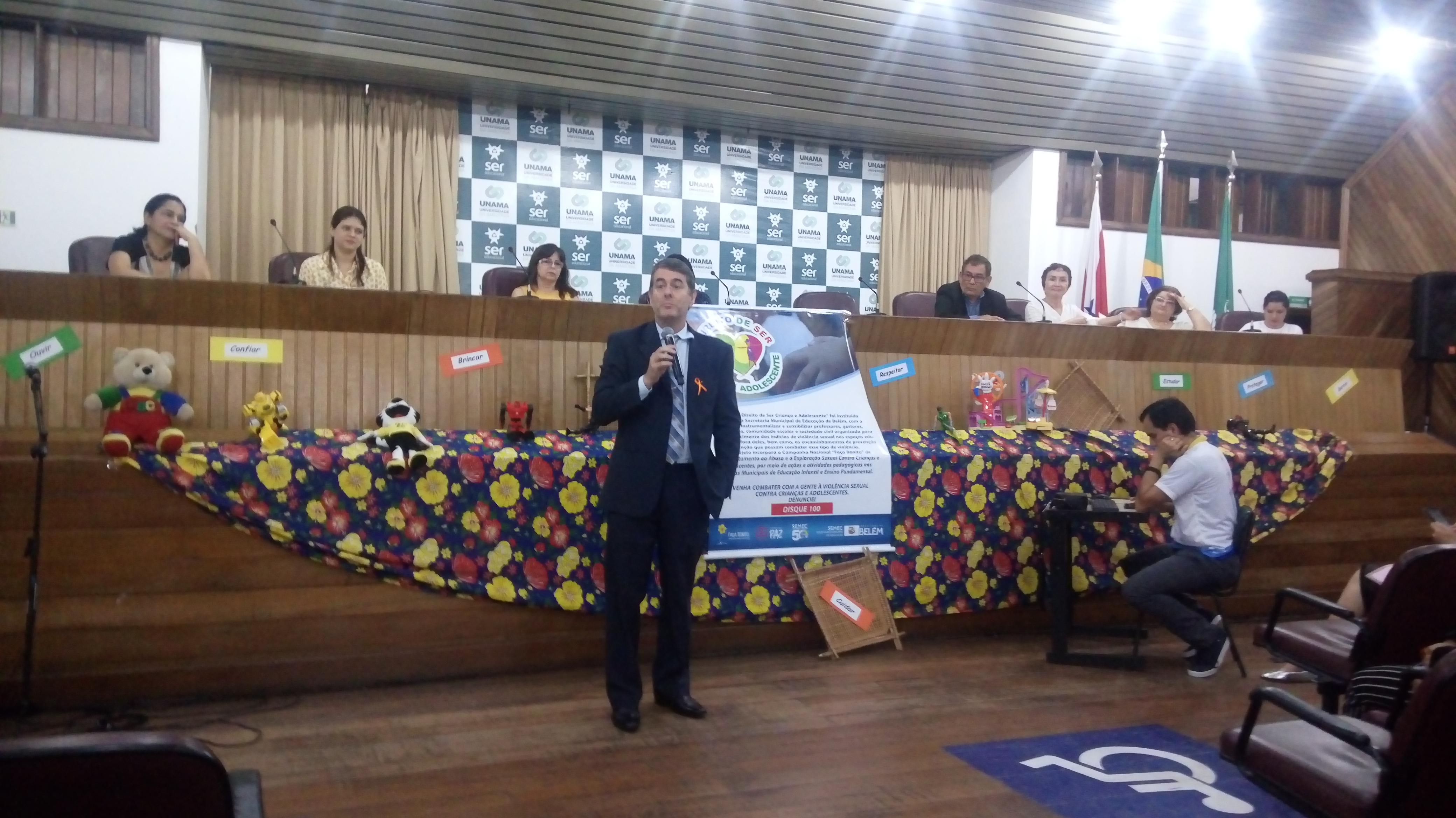 Evento aponta educação como meio de evitar violações dos direitos de menores 