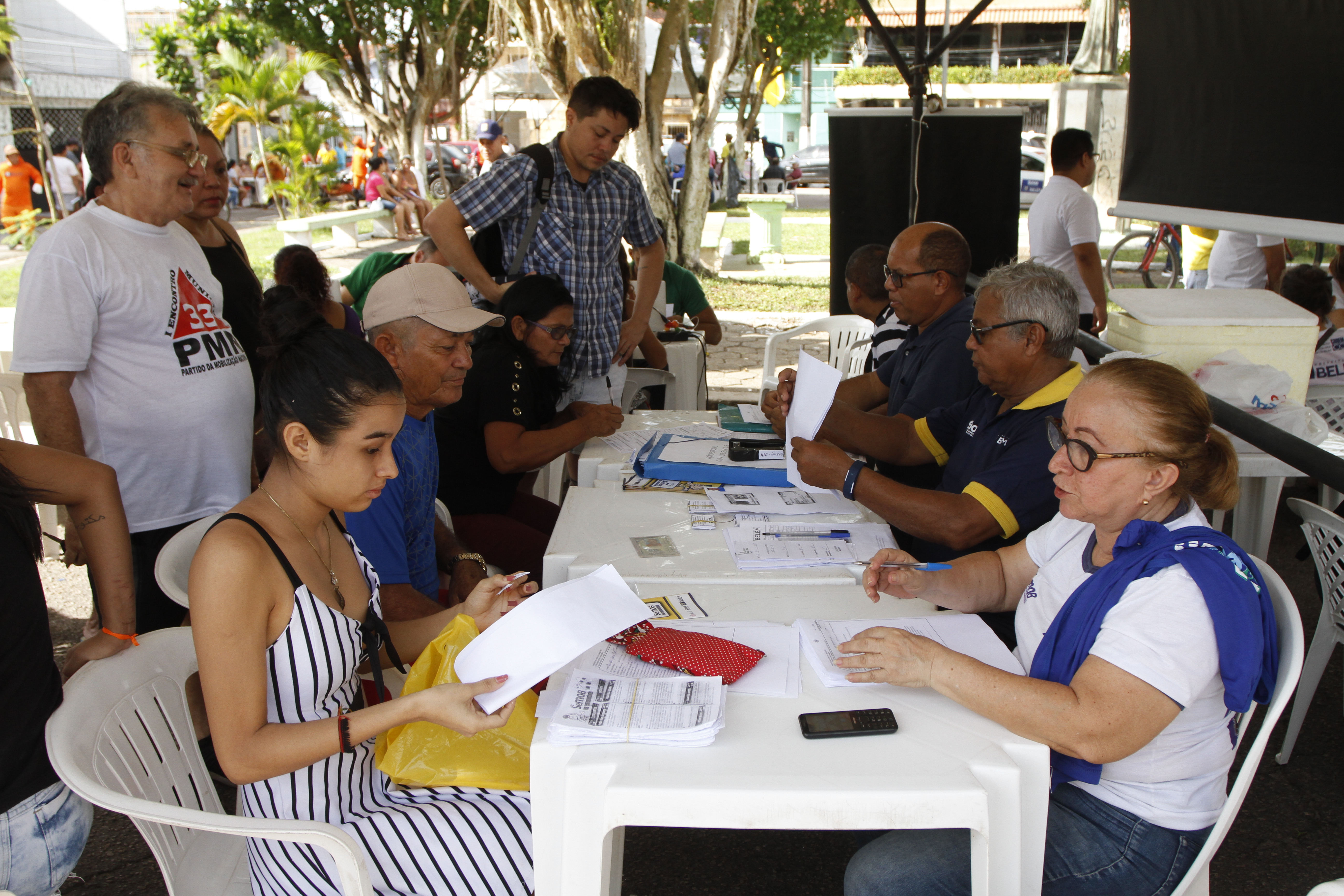 Mutirão de serviços das secretarias municipais chega ao bairro da Cremação