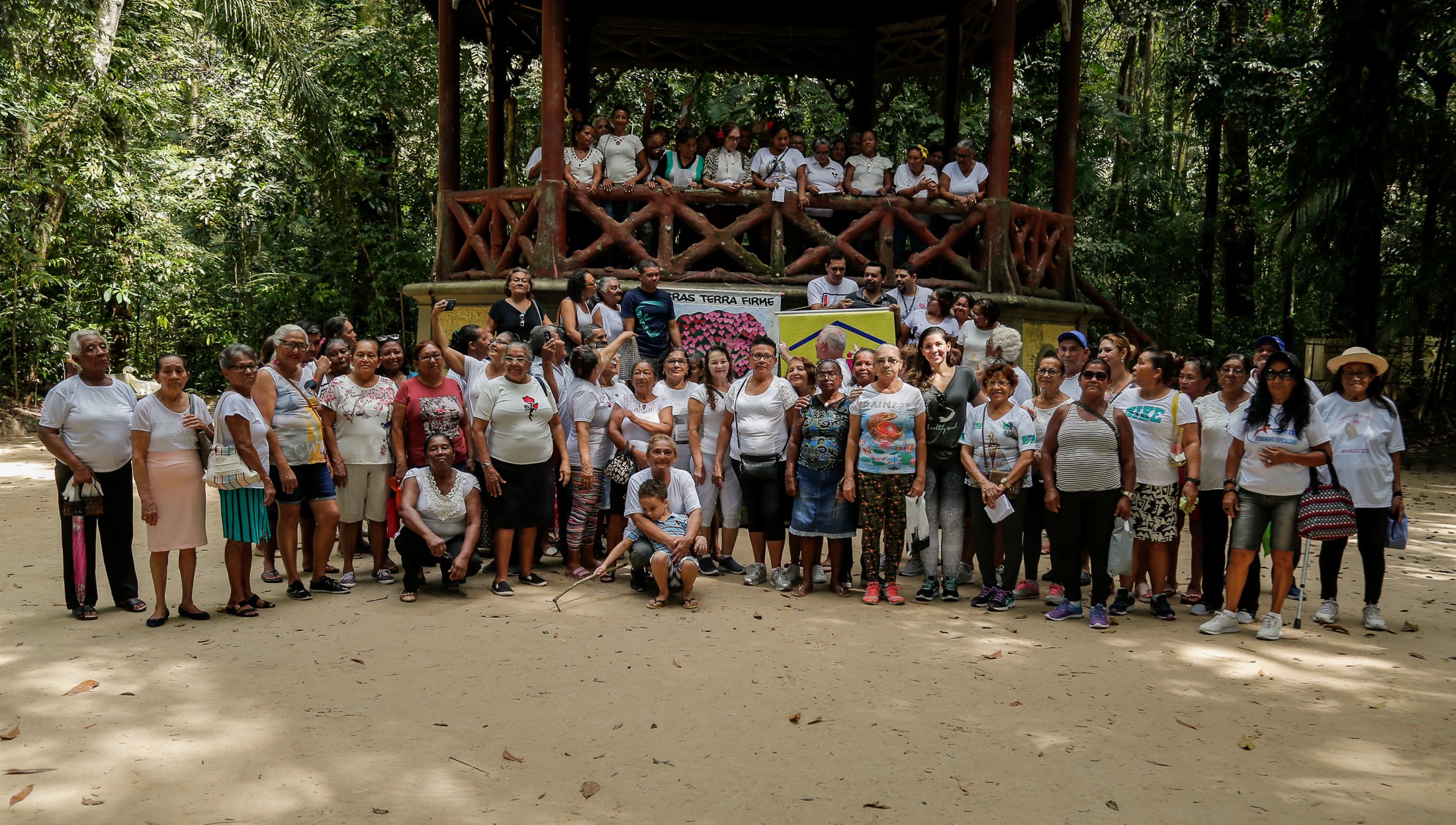 Idosos atendidos pelo Cras da Terra Firme ganham manhã de lazer no Bosque Rodrigues Alves 