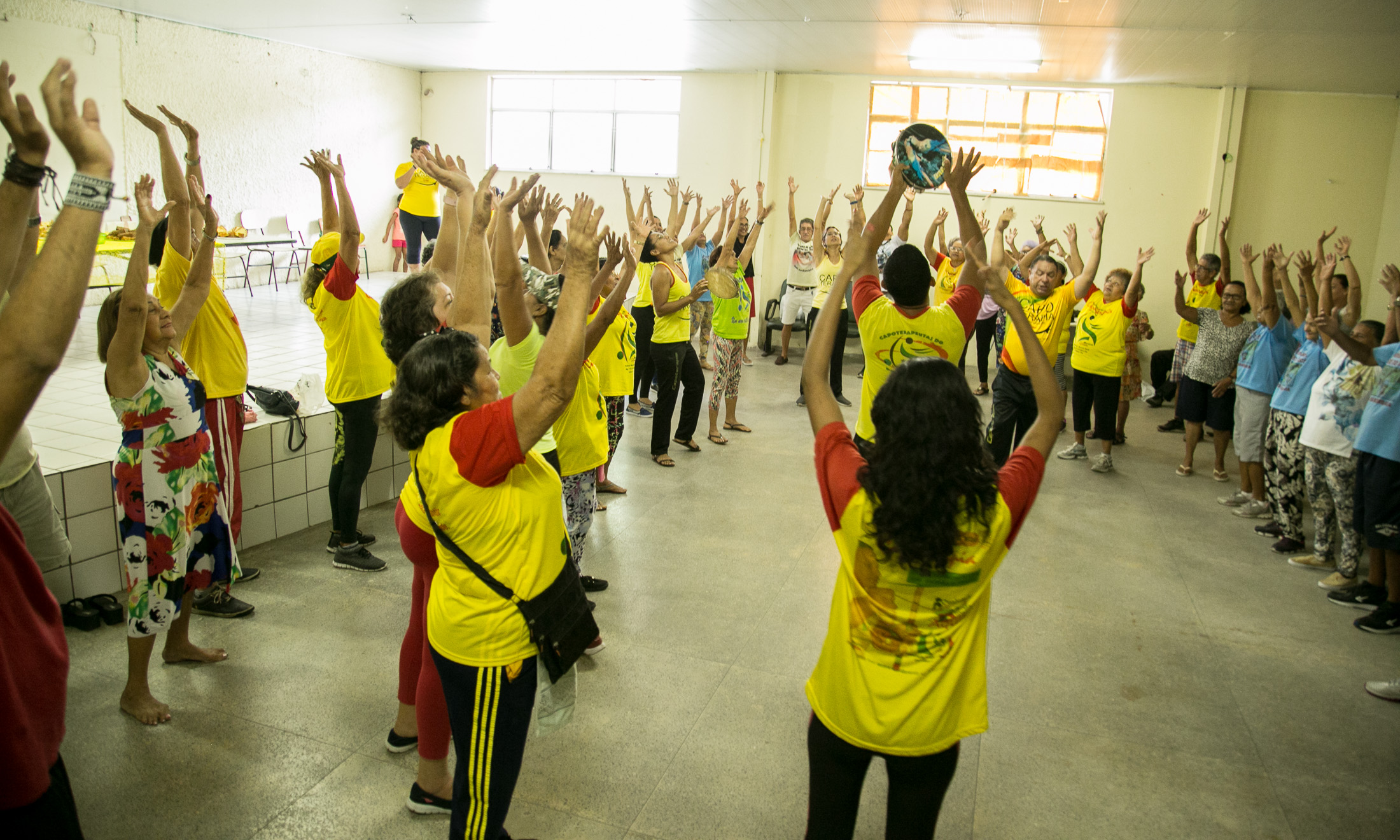 Unidade de saúde utiliza terapia alternativa em atividade com idosos