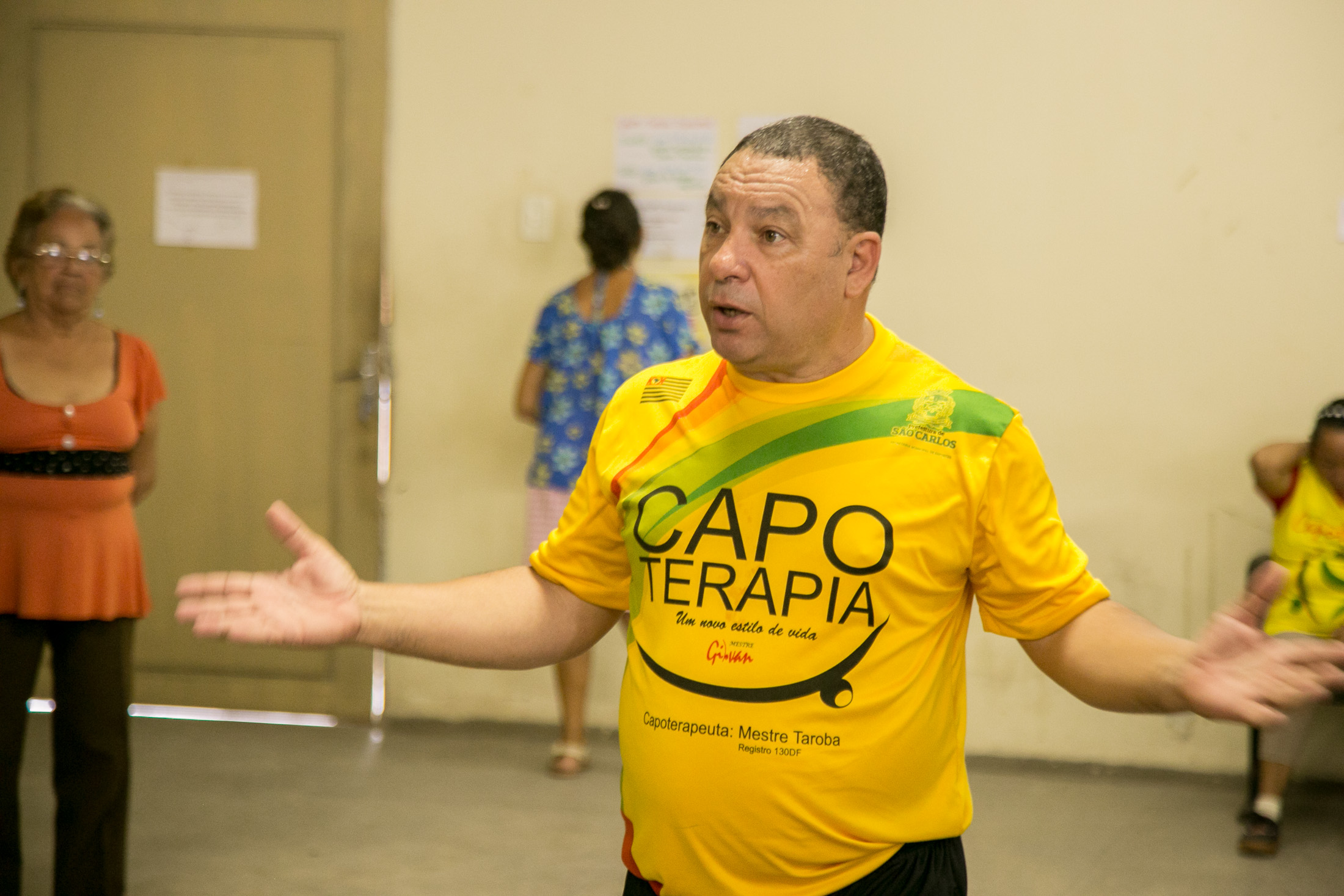 Unidade de saúde utiliza terapia alternativa em atividade com idosos