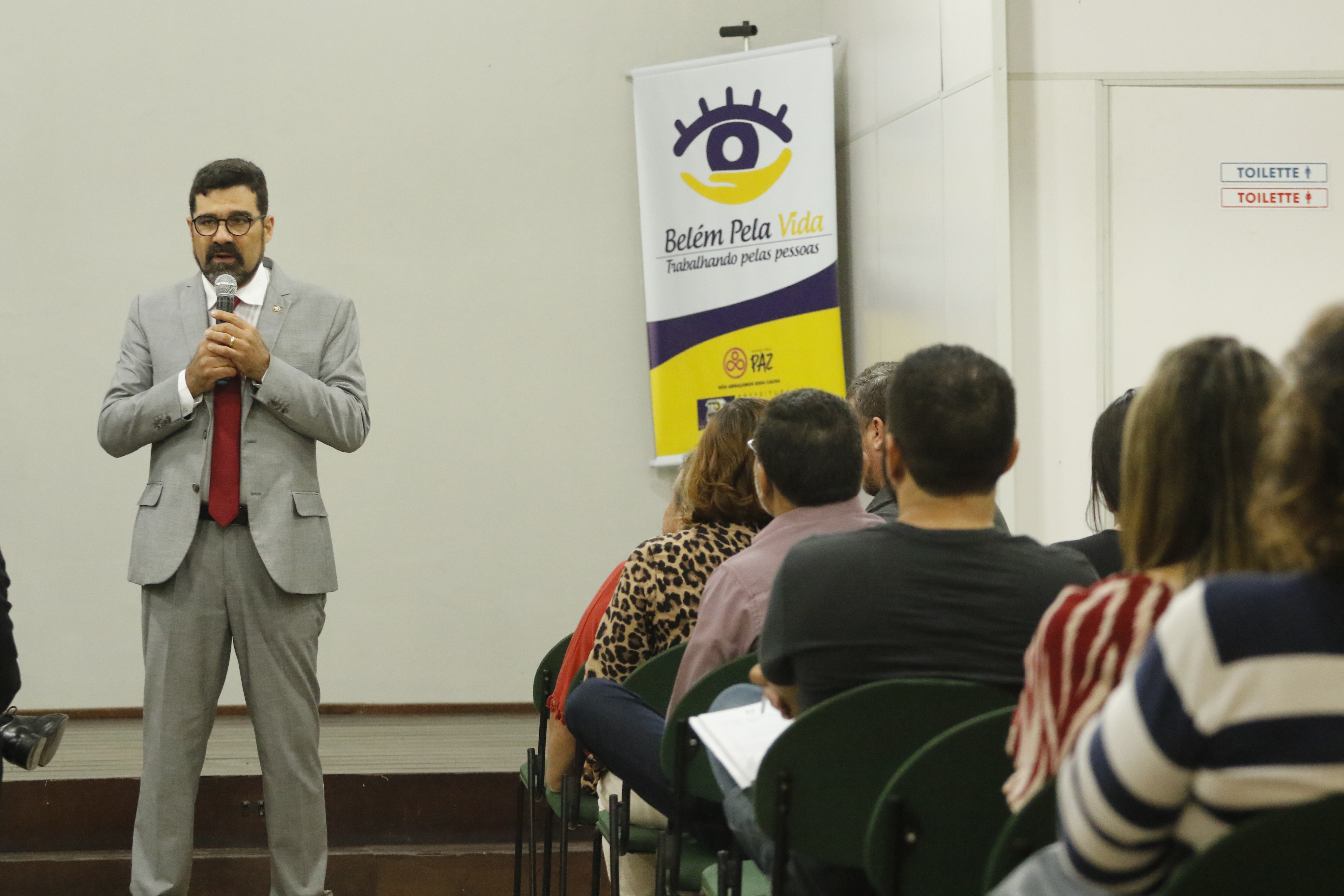 Lei que previne evasão escolar é debatida em seminário realizado pela Prefeitura de Belém