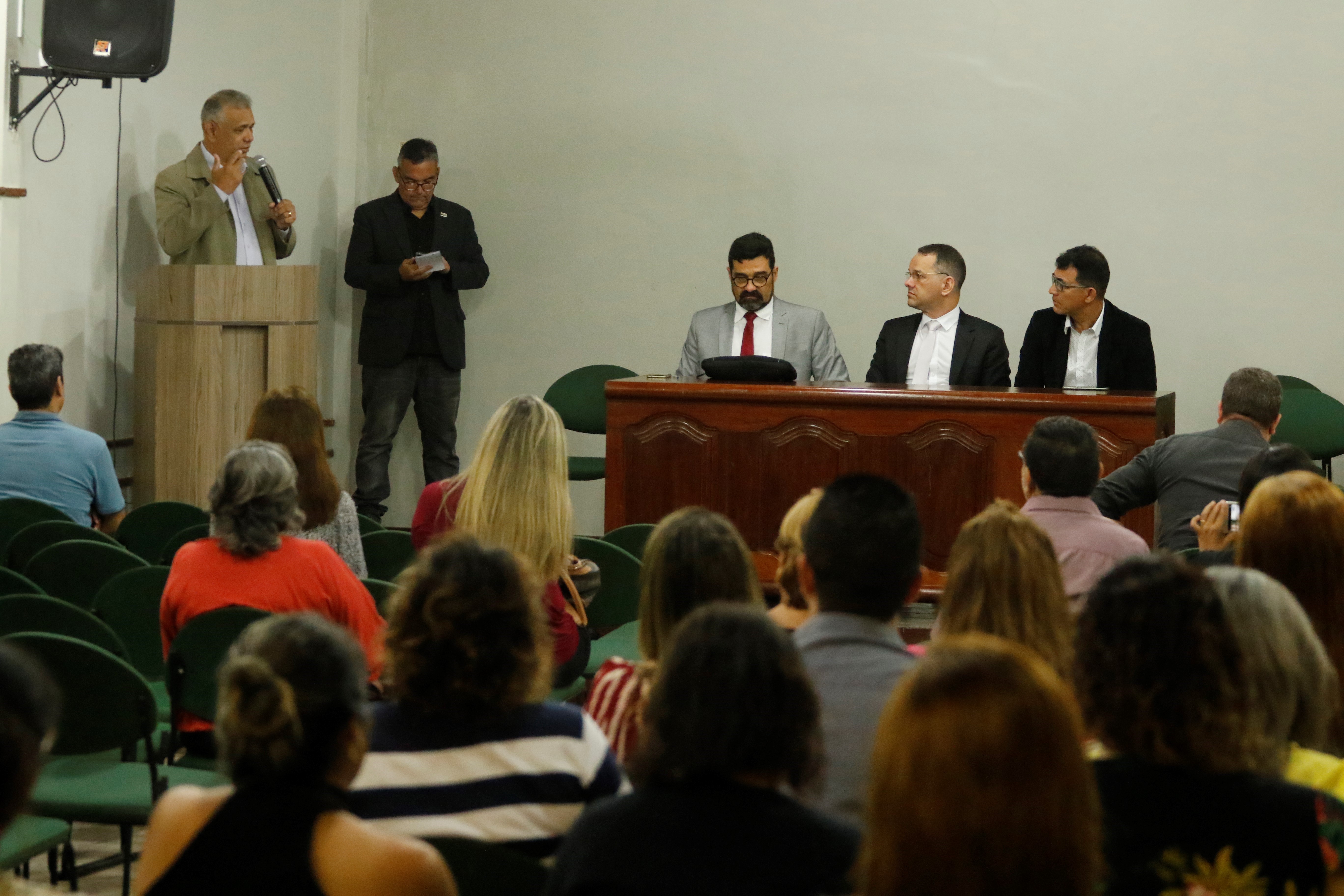 Lei que previne evasão escolar é debatida em seminário realizado pela Prefeitura de Belém