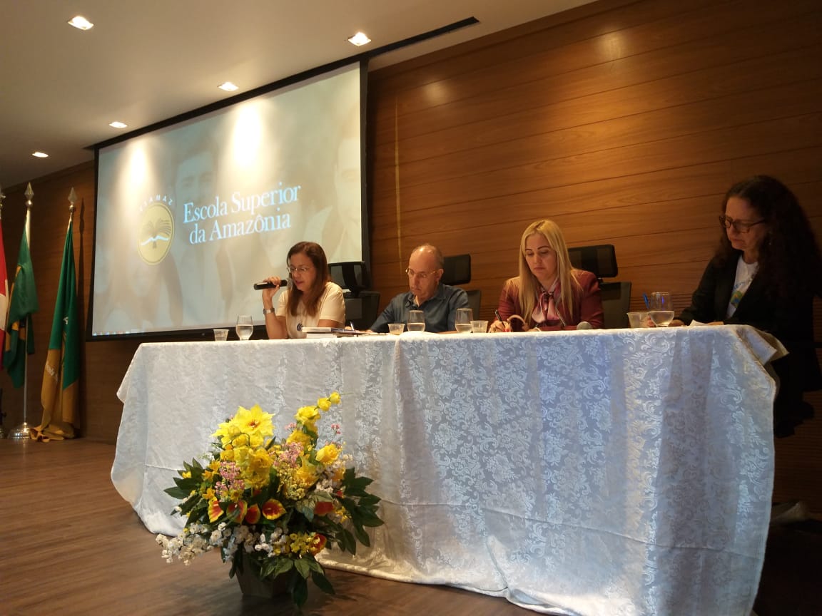Mesa redonda reúne cerca de 350 professores para falar de direitos das crianças