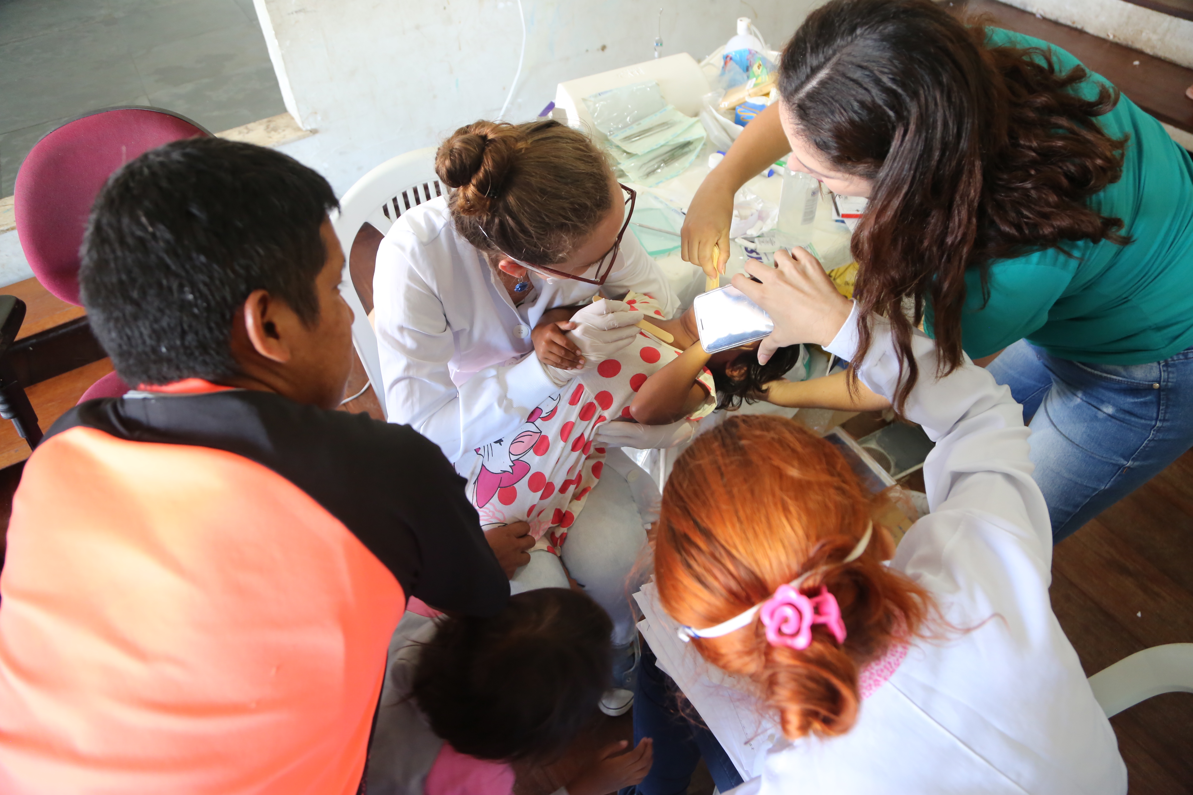 Consultório de Rua leva serviços de saúde bucal e nutricional a venezuelanos