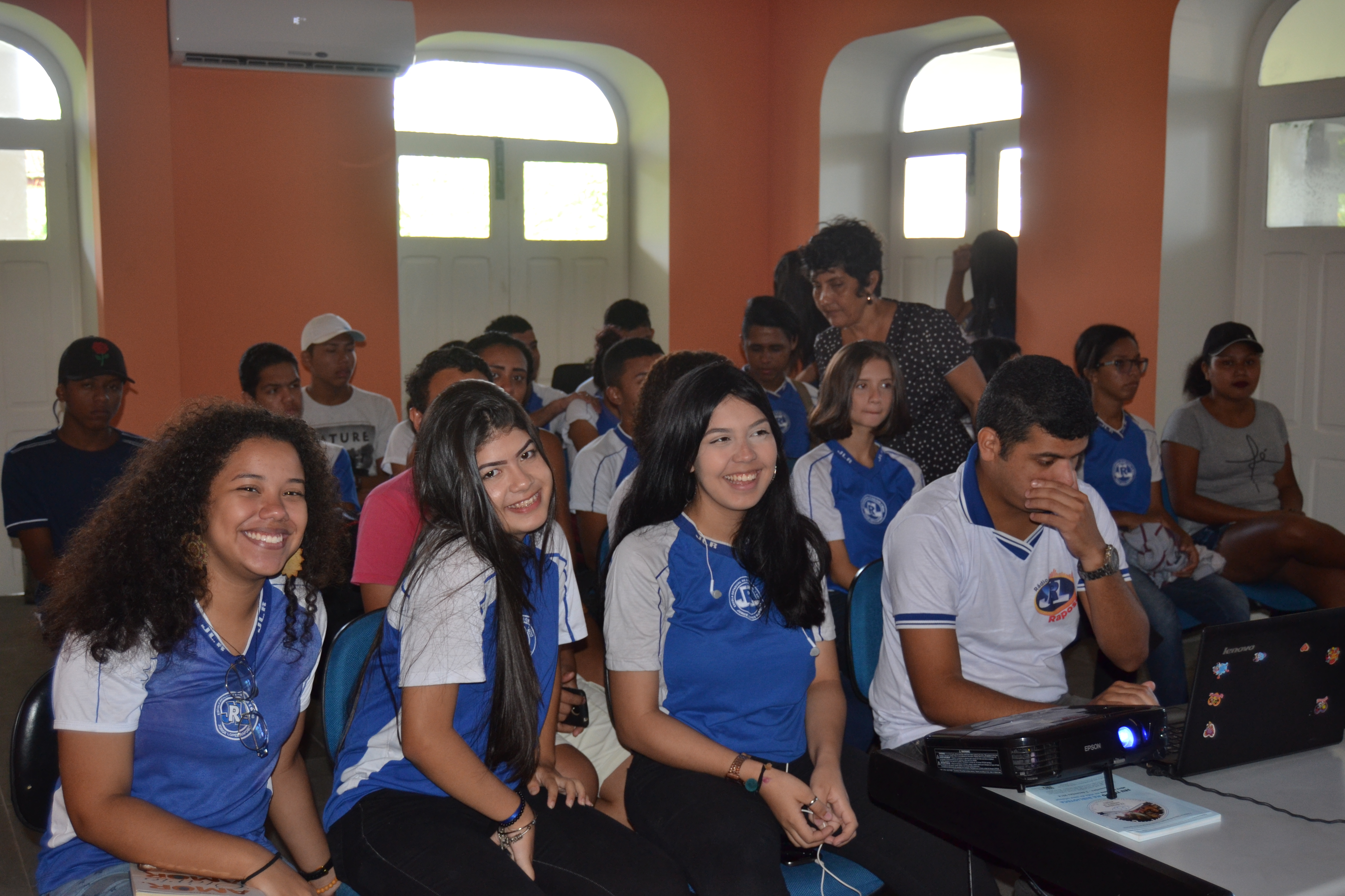 Filme e debate proporcionam a alunos discutir violência contra crianças e adolescentes 
