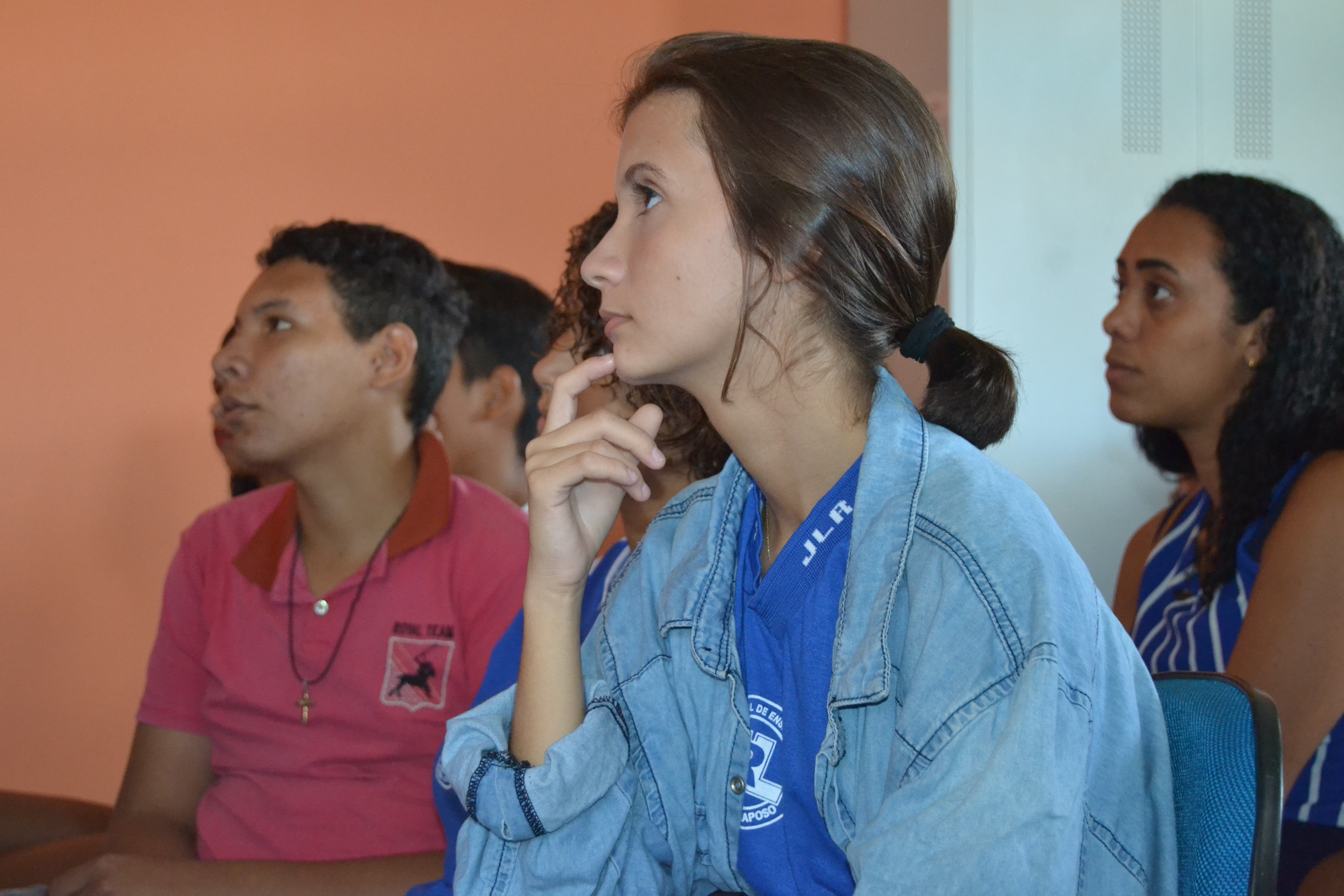 Filme e debate proporcionam a alunos discutir violência contra crianças e adolescentes 