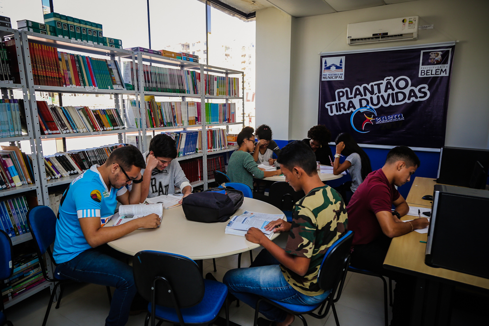 Dia do Vestibulando é lembrado com maratona de preparação ao Enem