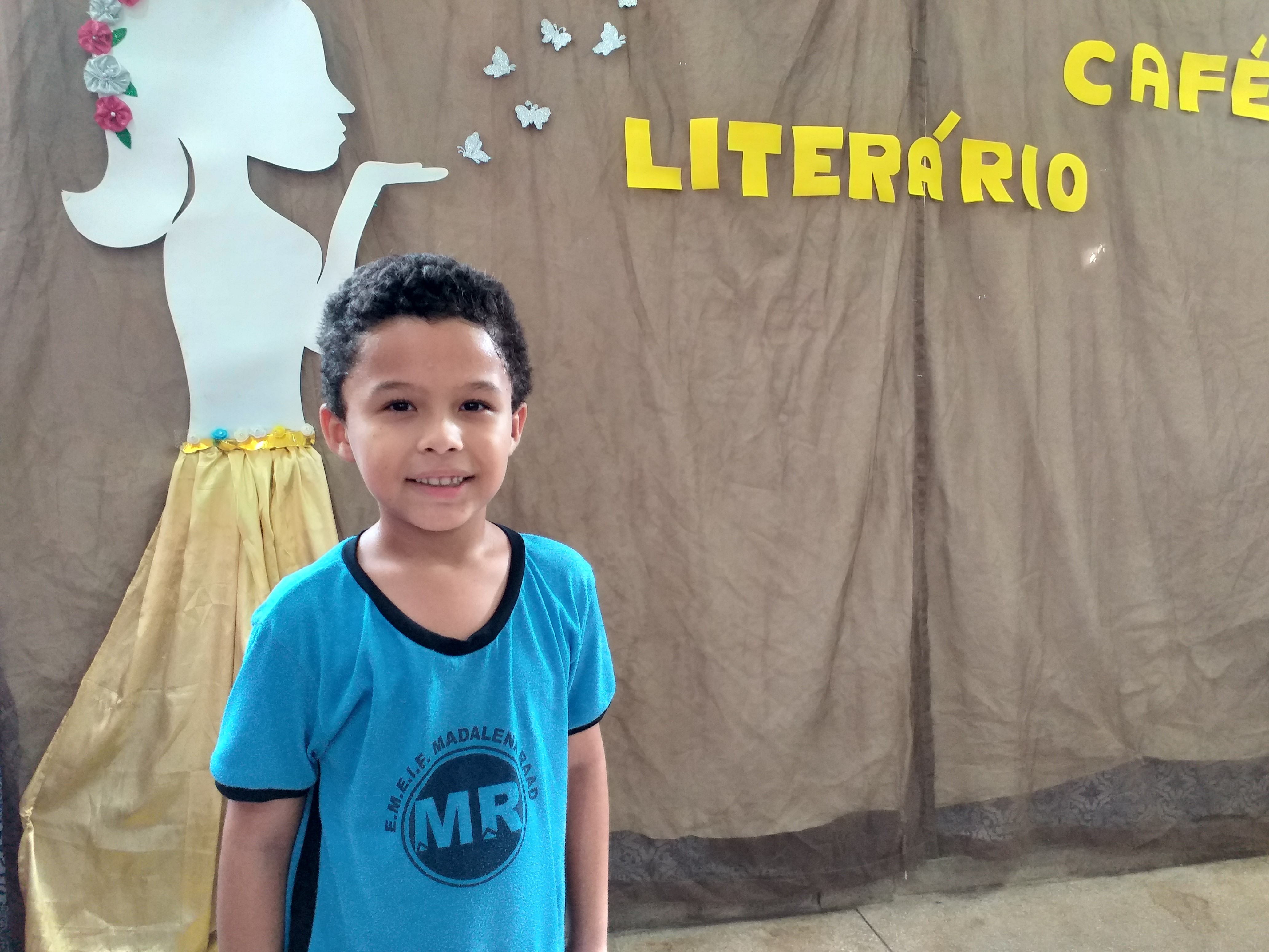 Alunos da escola municipal Maria Madalena Raad participam de evento literário 