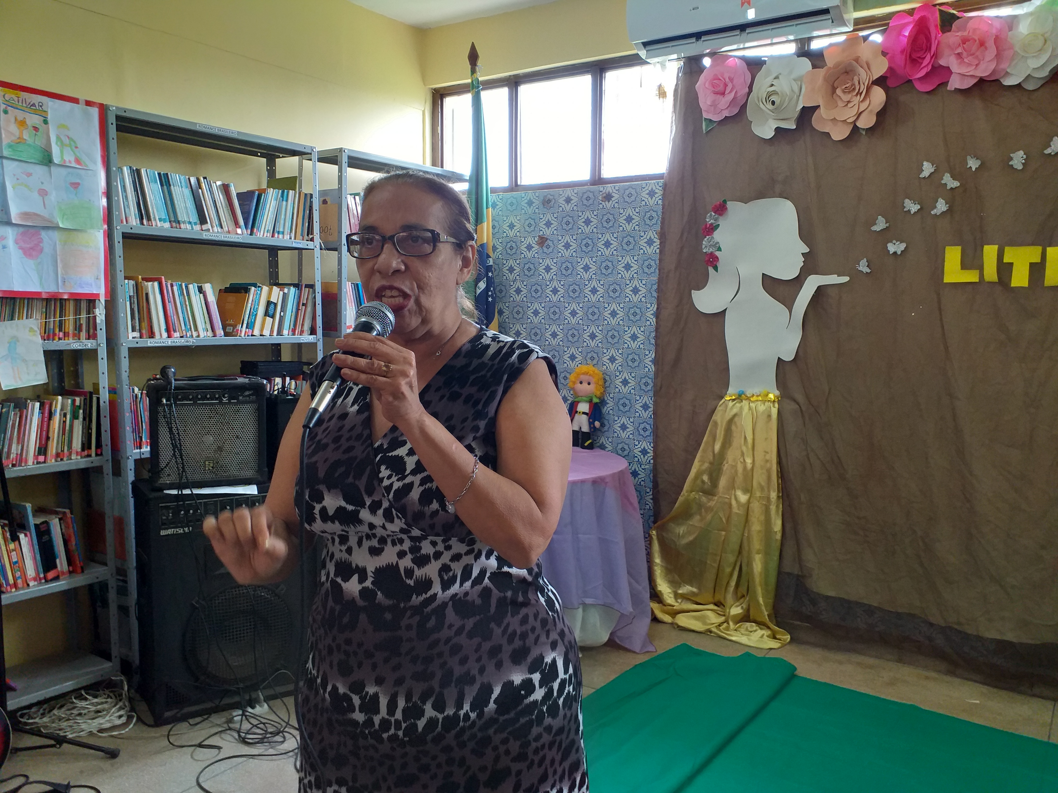 Alunos da escola municipal Maria Madalena Raad participam de evento literário 