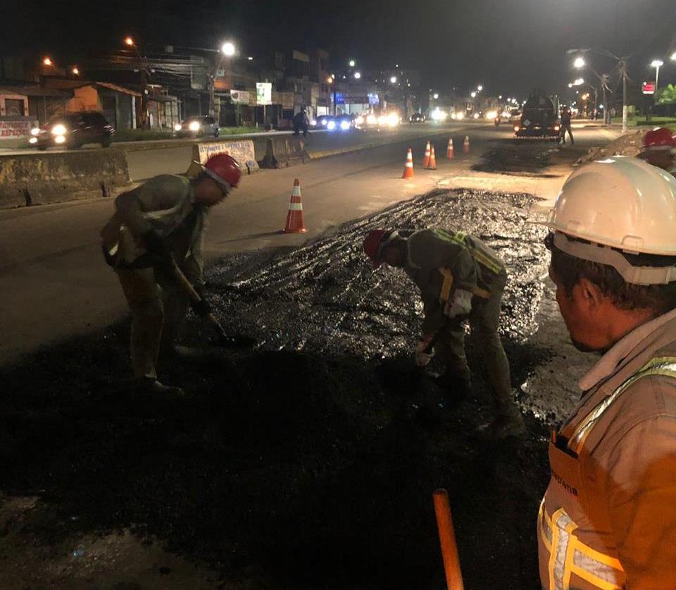 Avenida Augusto Montenegro recebe mutirão noturno de recuperação asfáltica