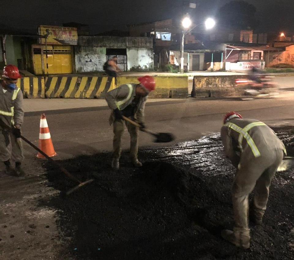Avenida Augusto Montenegro recebe mutirão noturno de recuperação asfáltica