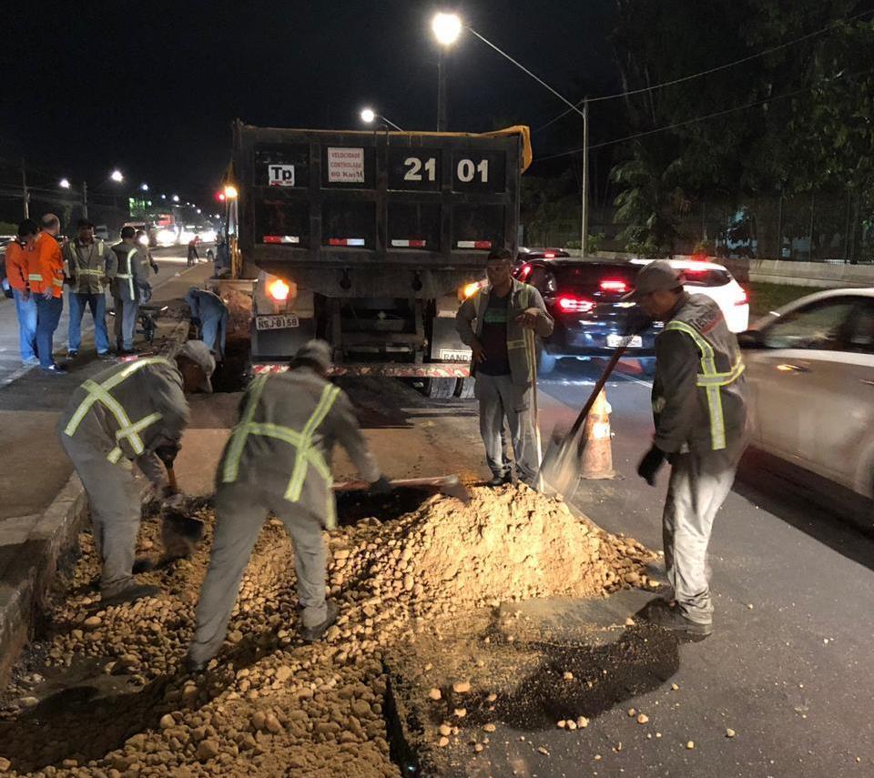 Avenida Augusto Montenegro recebe mutirão noturno de recuperação asfáltica