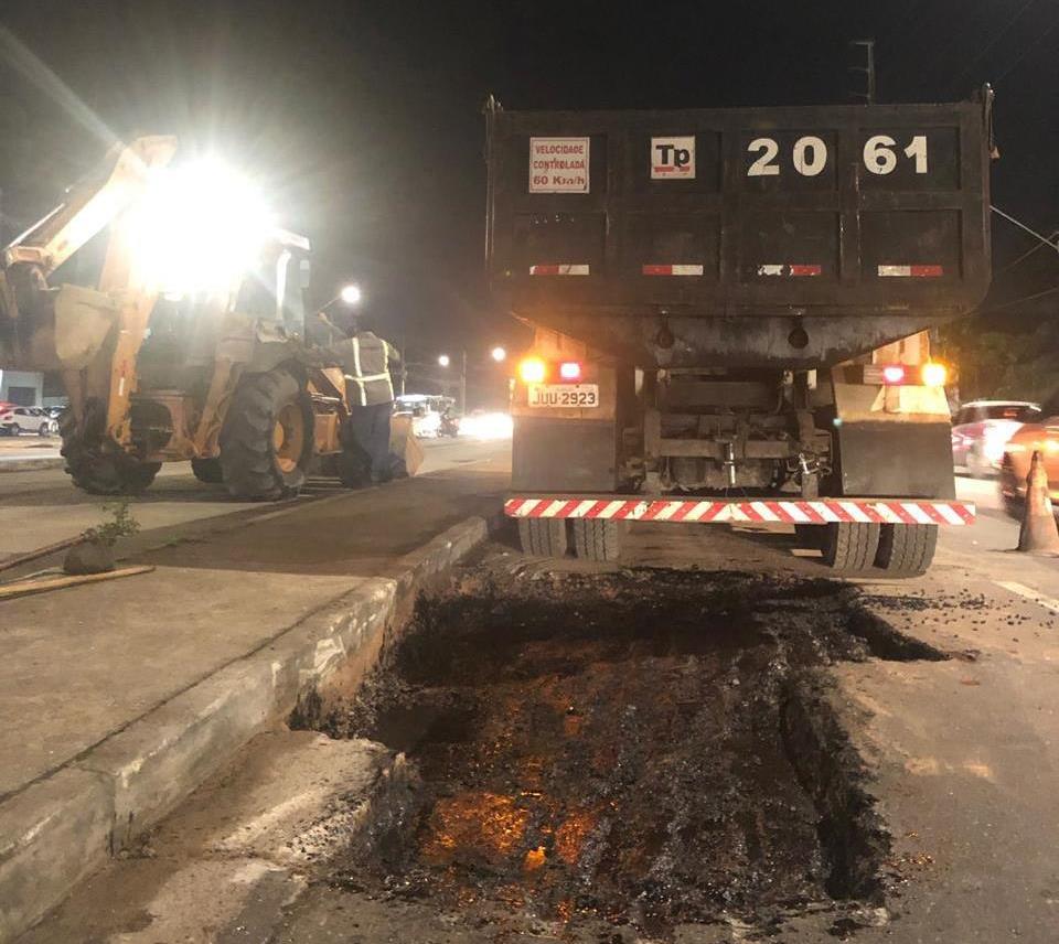 Avenida Augusto Montenegro recebe mutirão noturno de recuperação asfáltica