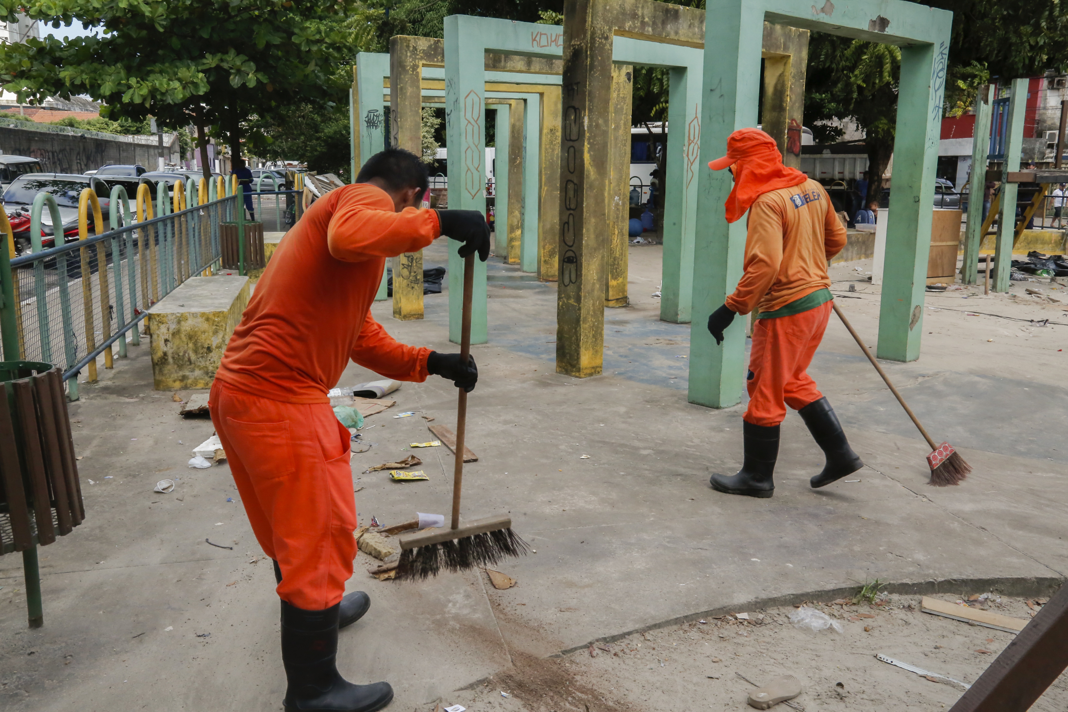 Prefeitura de Belém realoca grupo da etnia Warao que estava na avenida Rômulo Maiorana