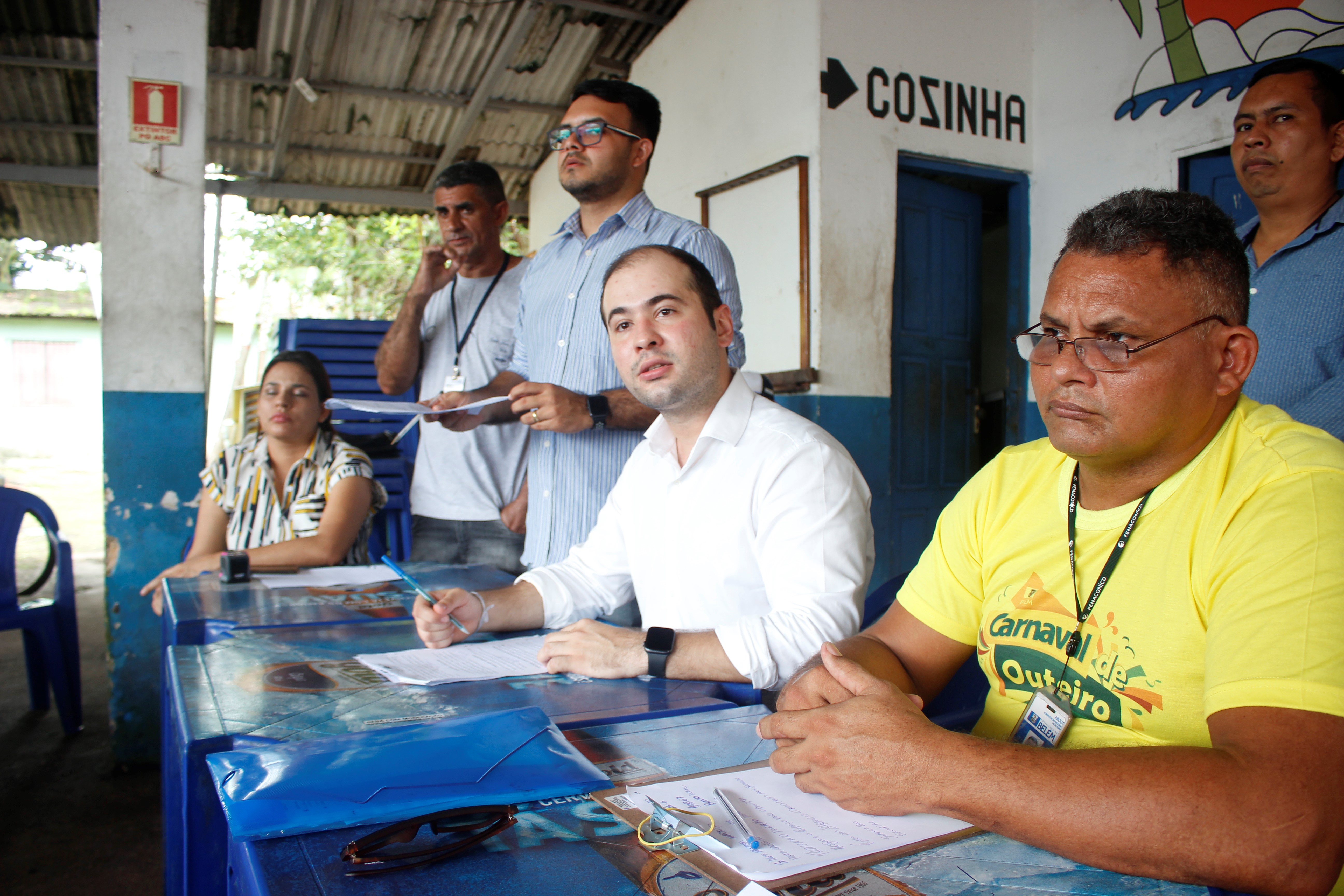 Prefeitura promove reunião de planejamento com comerciantes de Outeiro