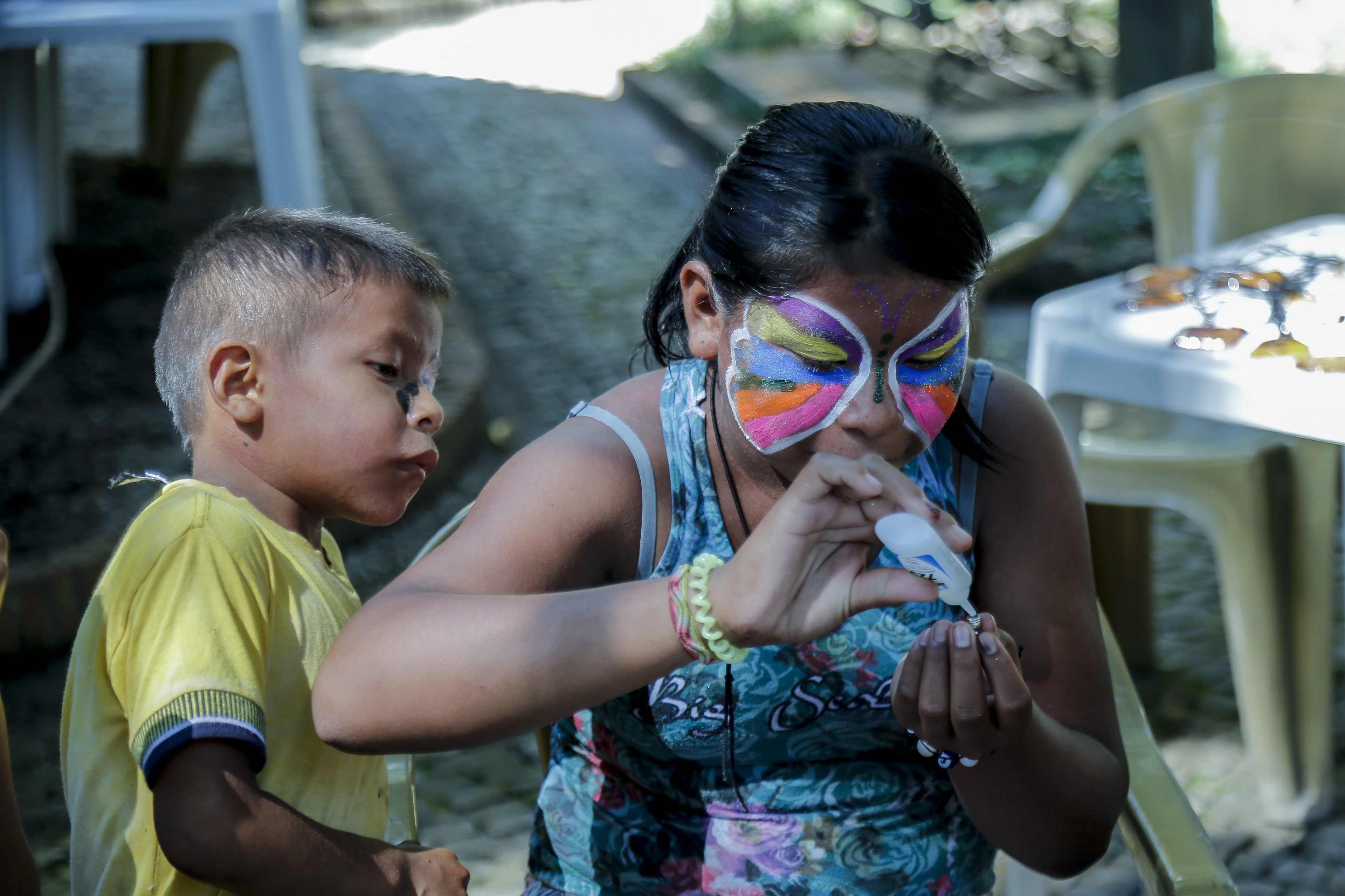 Prefeitura de Belém promove oficina de biojoias para mulheres Warao