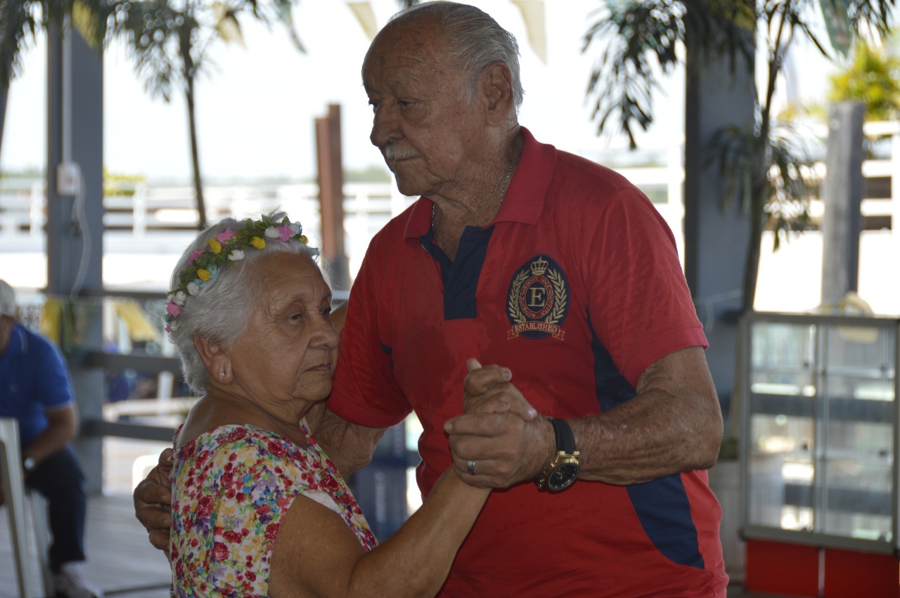 Festa do Idoso e ações terapêuticas juninas contagiam usuários dos serviços de saúde