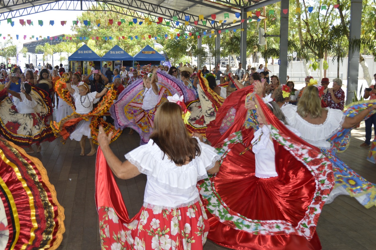 Festa do Idoso e ações terapêuticas juninas contagiam usuários dos serviços de saúde