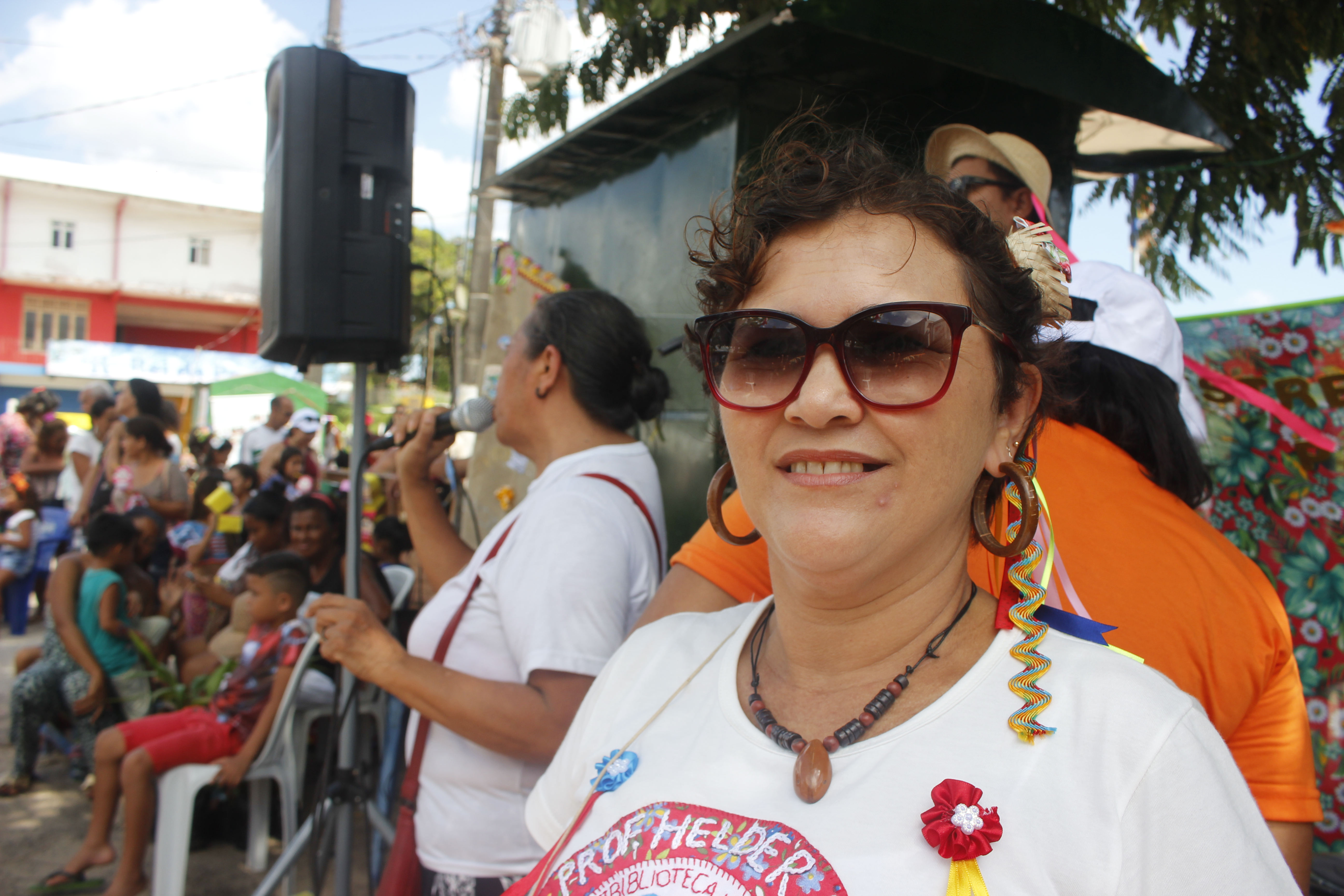 Projeto Biblioteca vai à praia incentiva a leitura em Outeiro