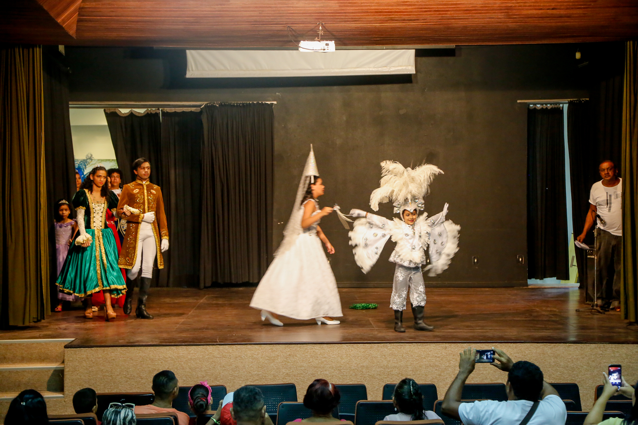 Grupos de Pássaros e Cordões de Bicho encerraram a programação do Arraiá da Capitá