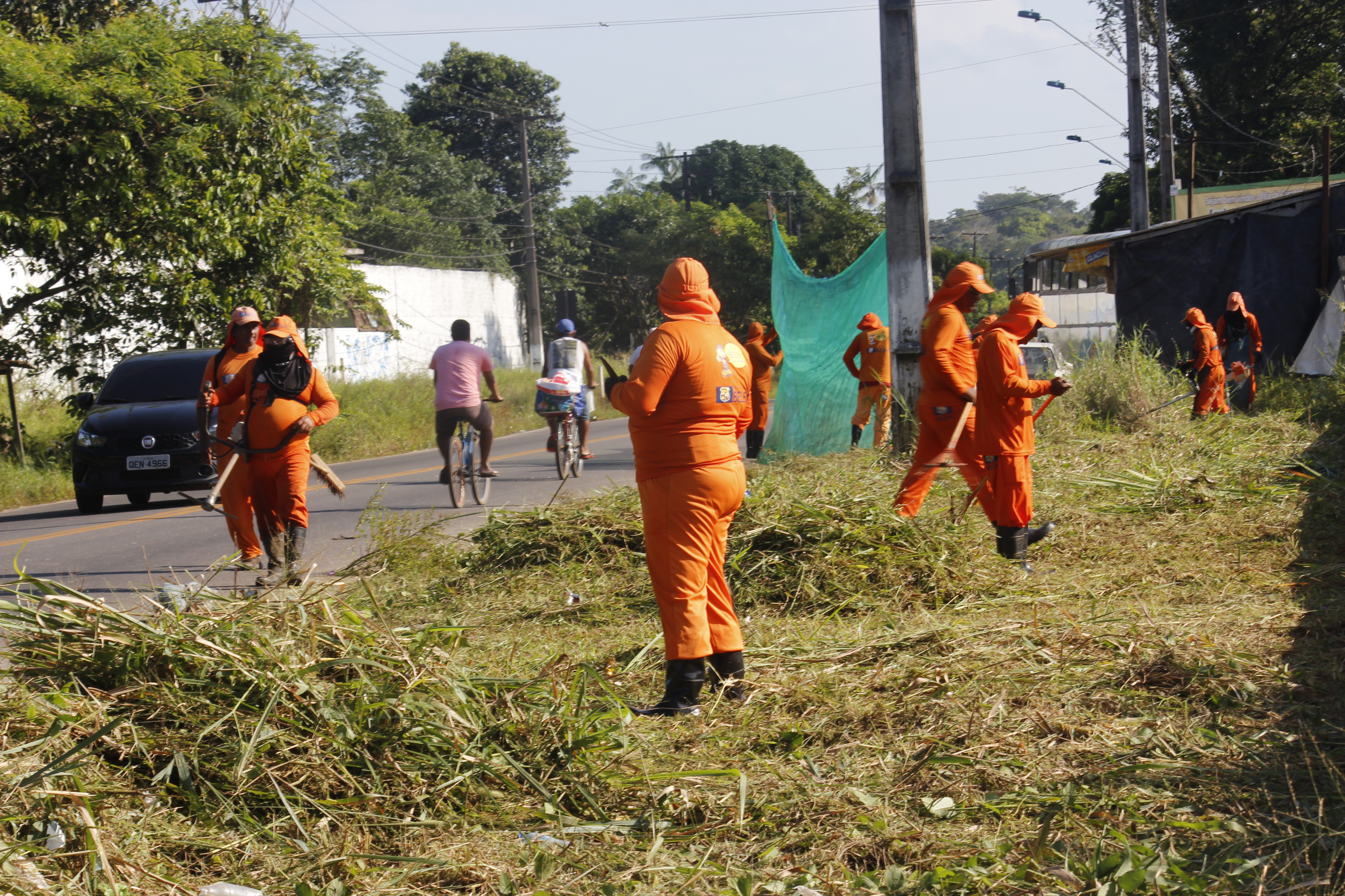 Prefeitura intensifica serviços de limpeza e manutenção em diversos pontos de Outeiro e Cotijuba