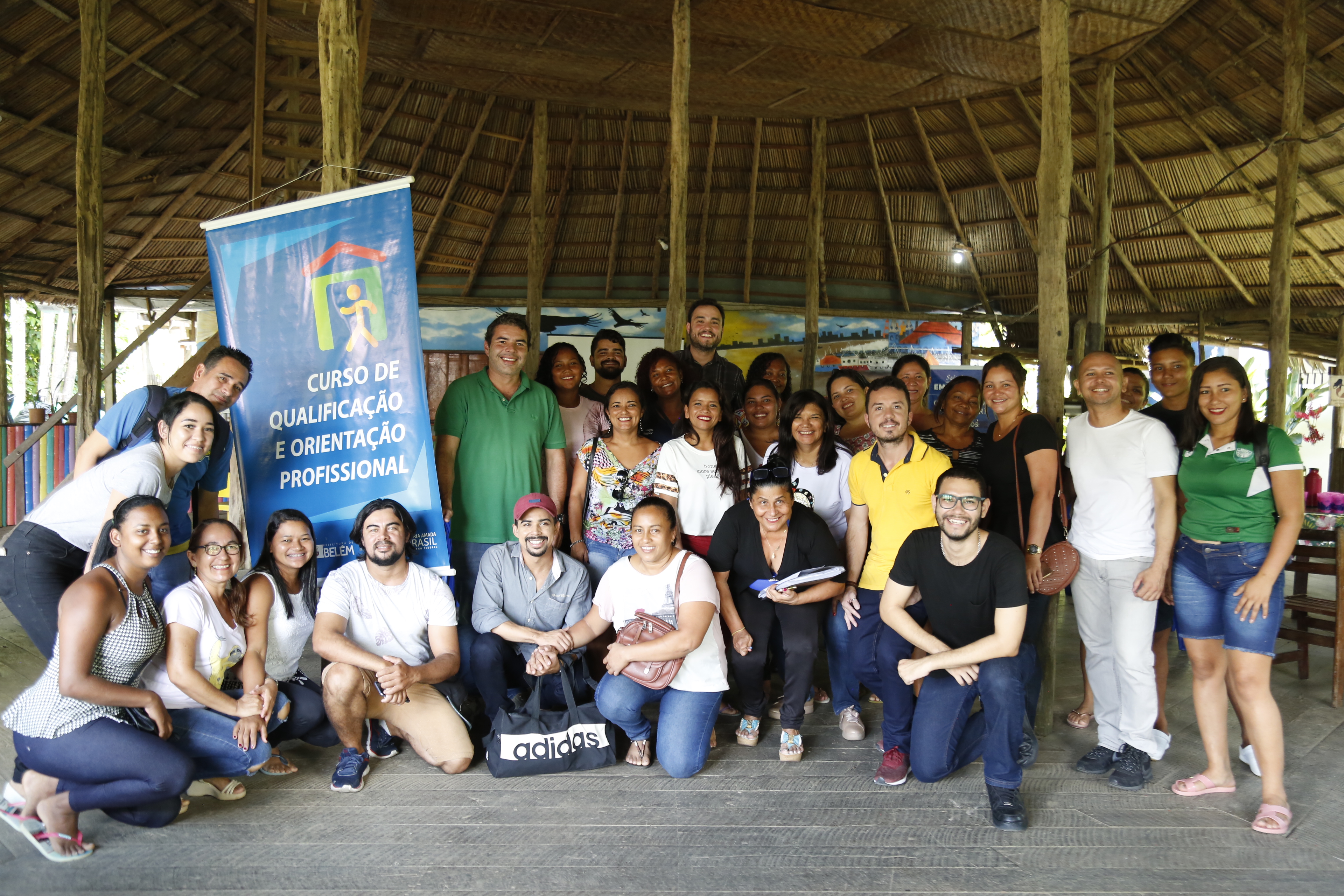 Empreendedores e trabalhadores da ilha do Combu recebem curso profissionalizante 
