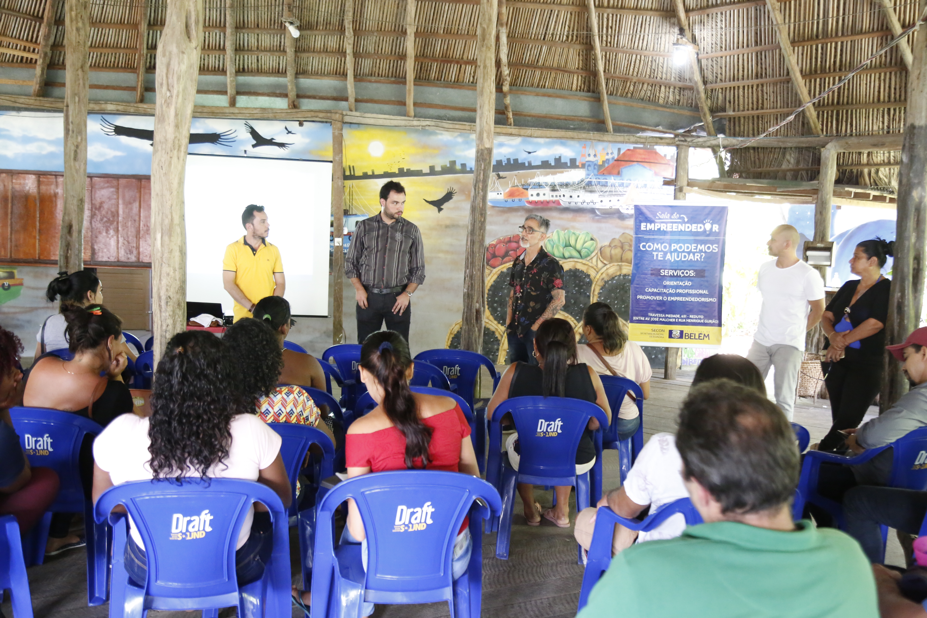 Empreendedores e trabalhadores da ilha do Combu recebem curso profissionalizante 