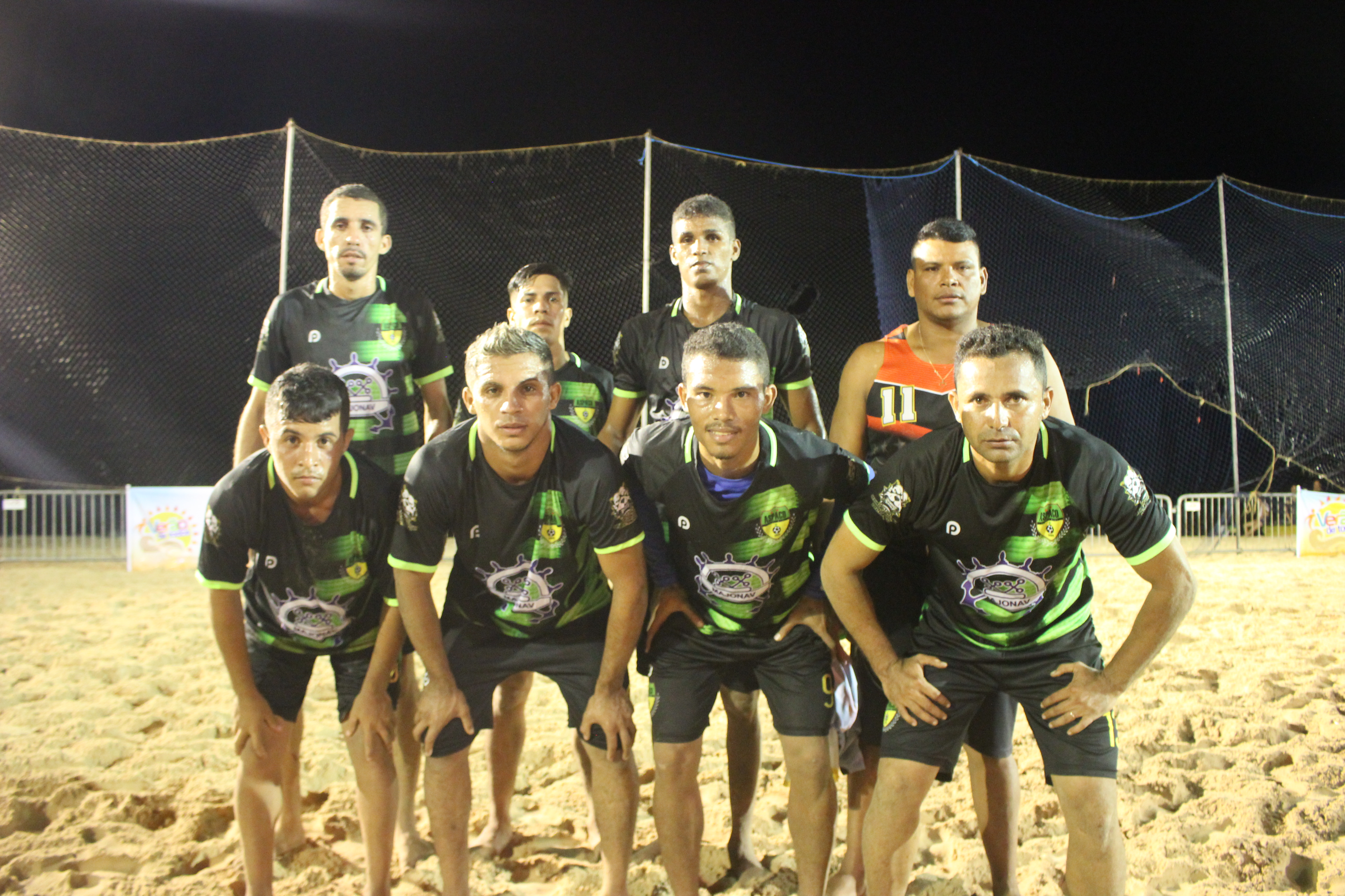 Torneio de futebol na praia Grande anima noites de verão em Outeiro