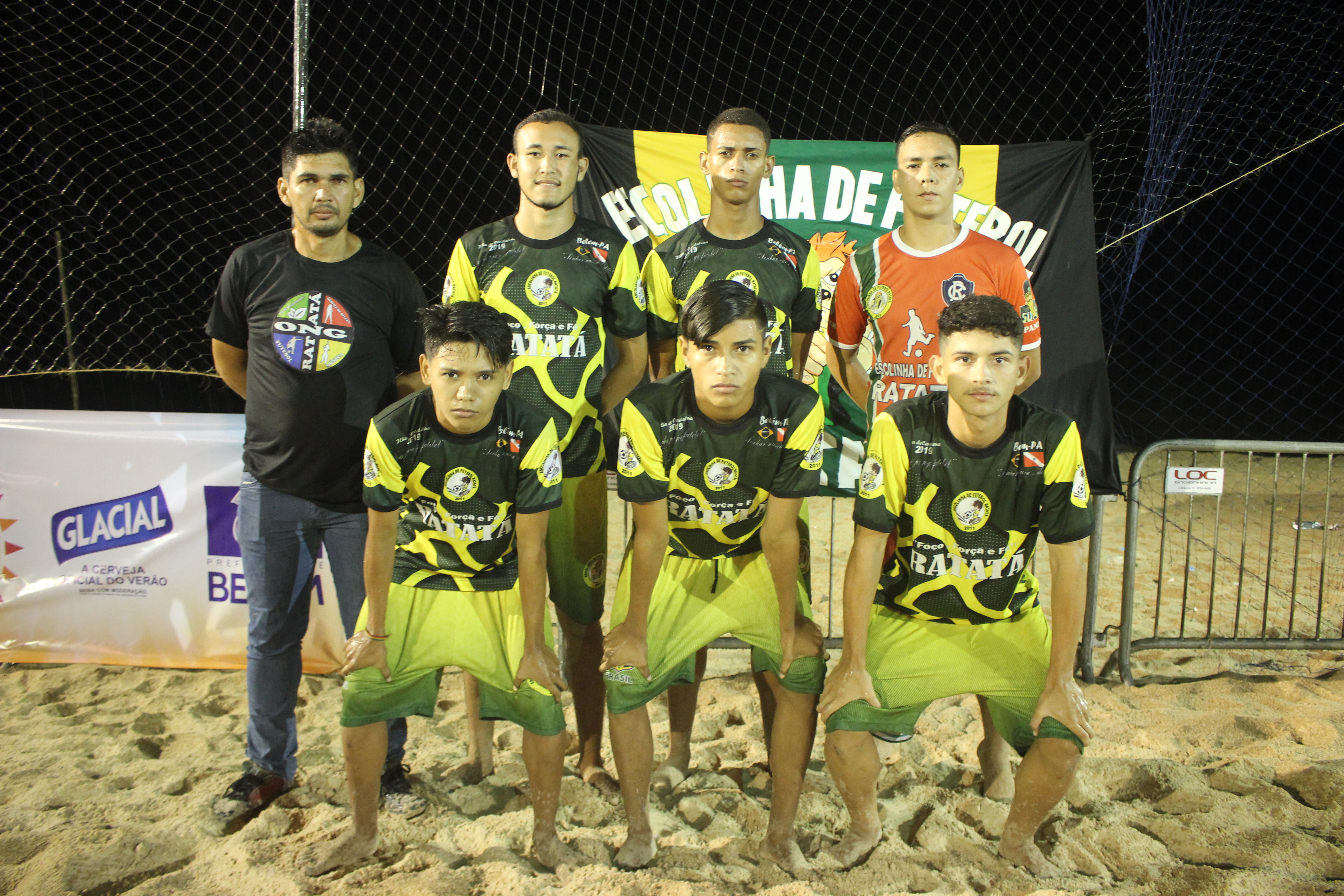 Torneio de futebol na praia Grande anima noites de verão em Outeiro