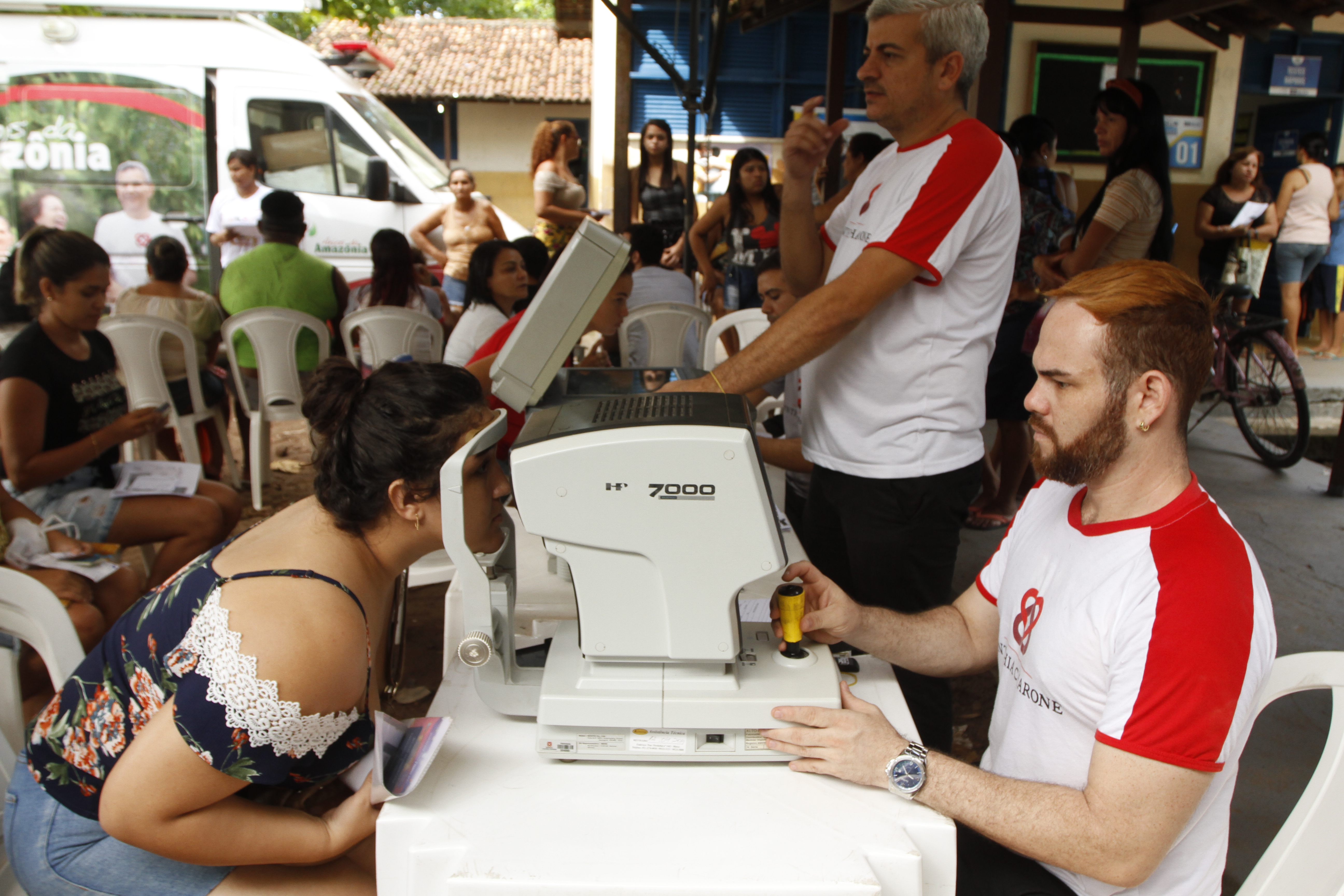 Reinauguração de praça e aquisição de veículo marcam abertura do Prefeitura no Bairro